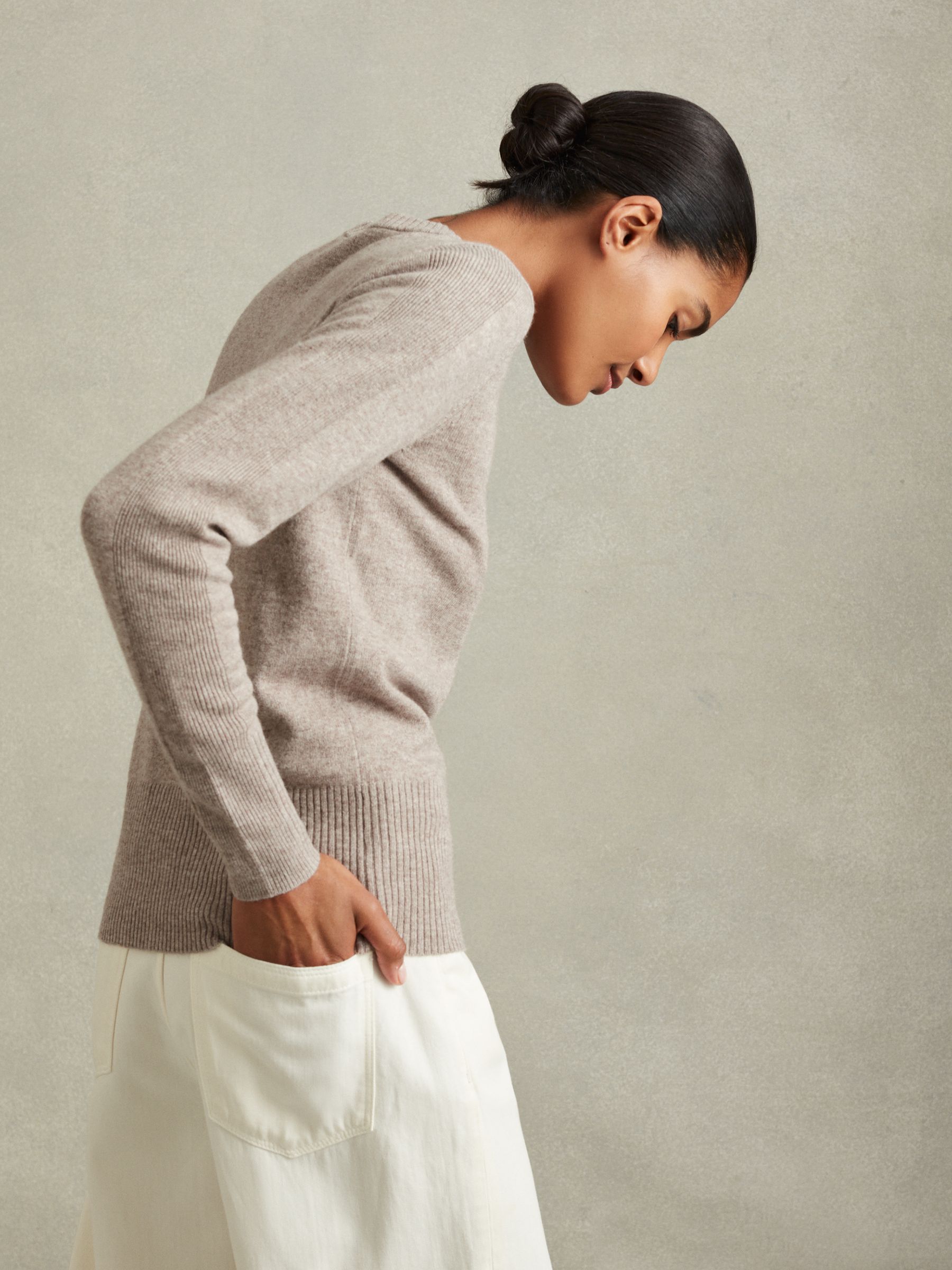 Wool Blend Crew Neck Jumper with Cashmere in Neutral
