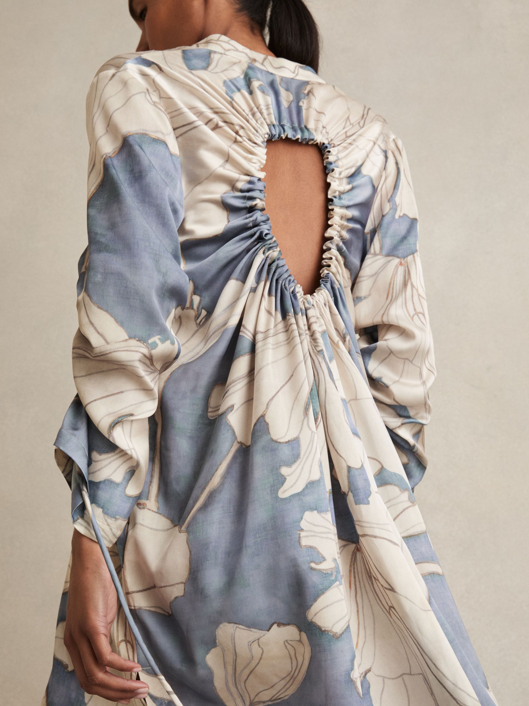 Floral Print Gathered Cut Out Shirt Dress in Blue