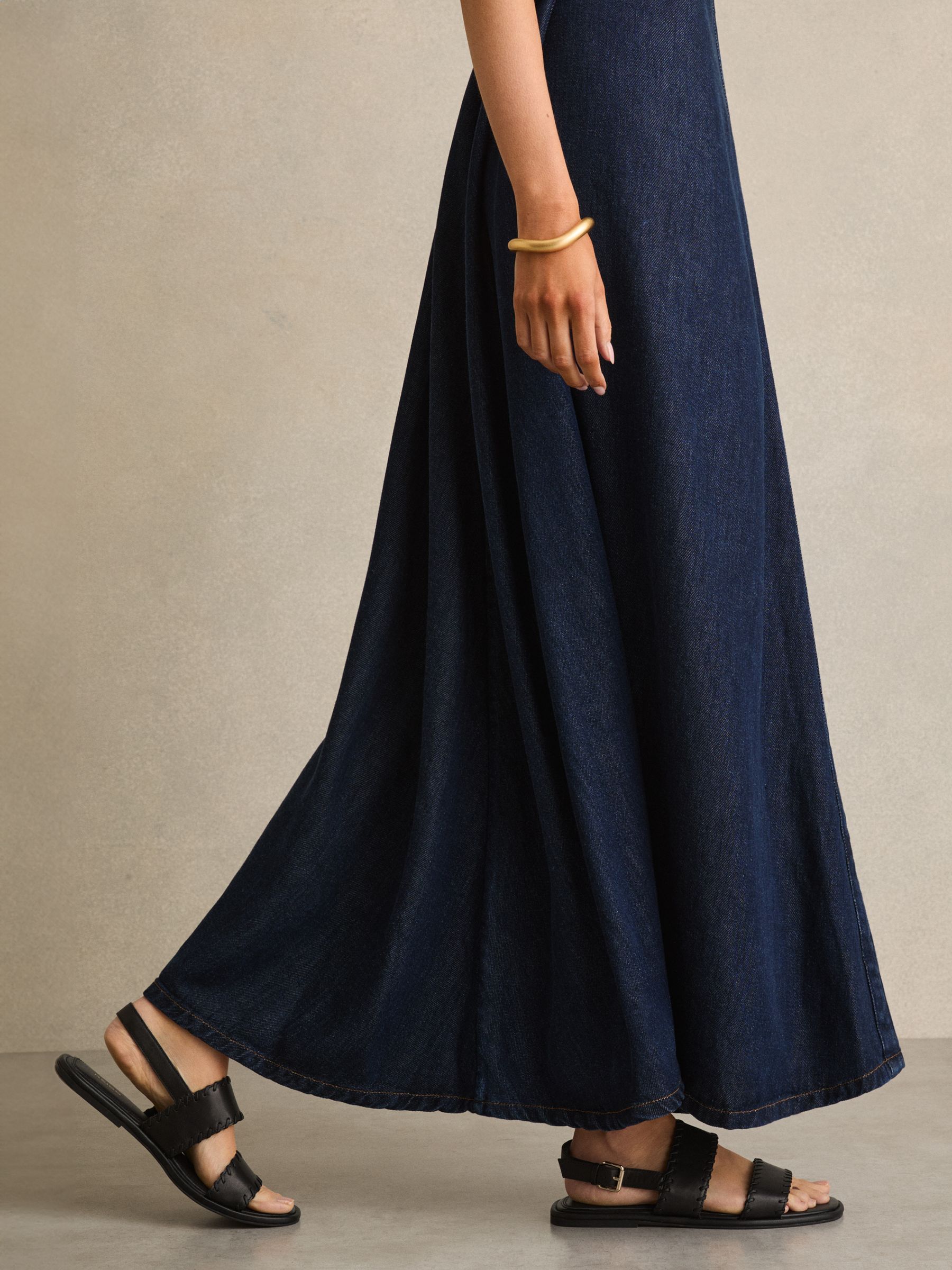 Leather Whipstitch-Trim Sandals in Black