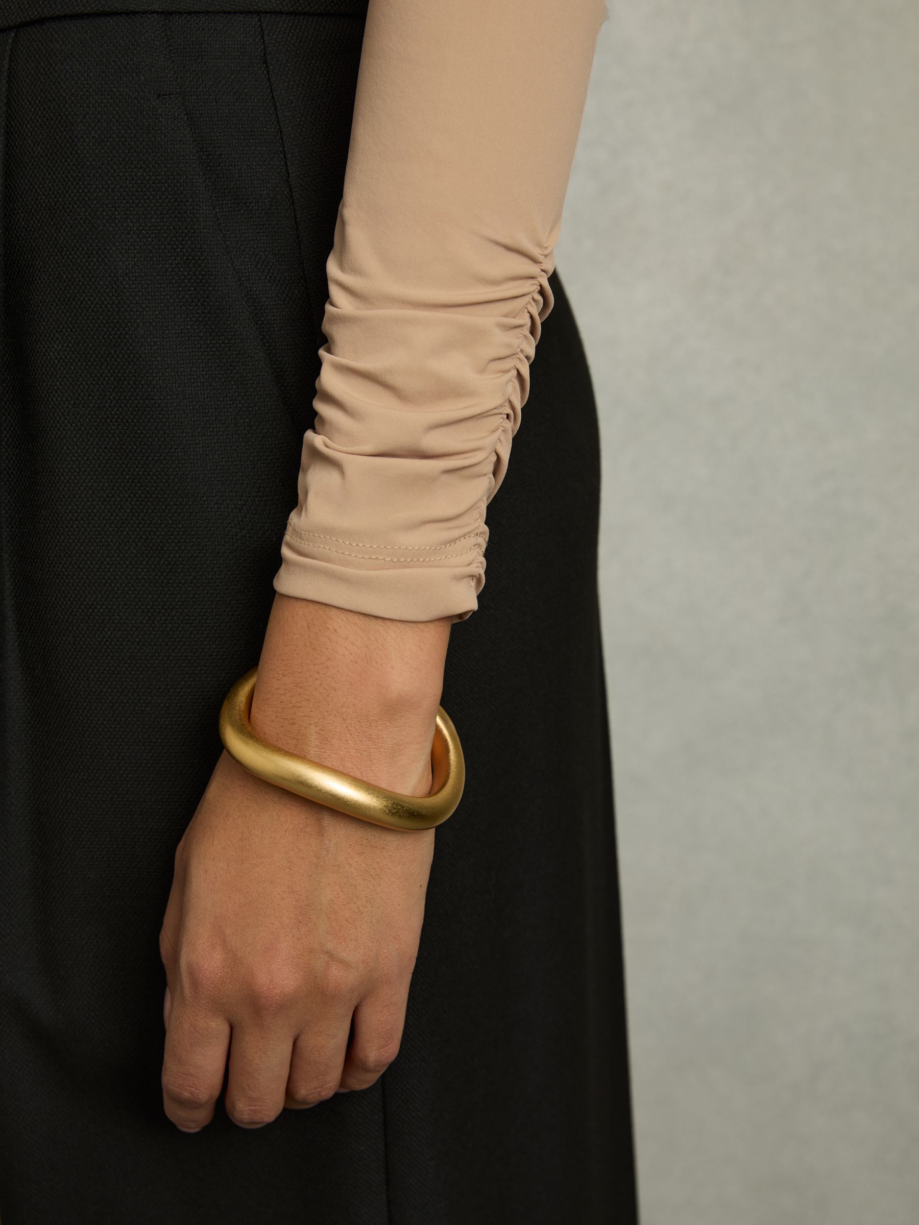 Jersey-Stretch Ruched Cropped Top in Sand