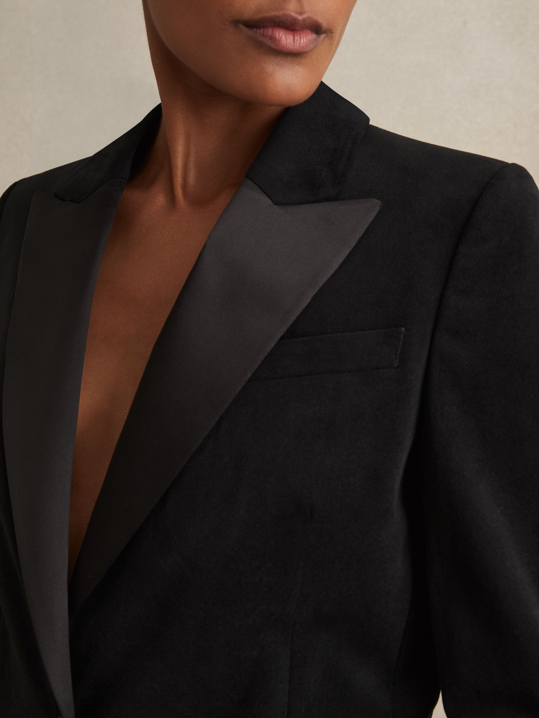 Velvet Single-Breasted Blazer in Black