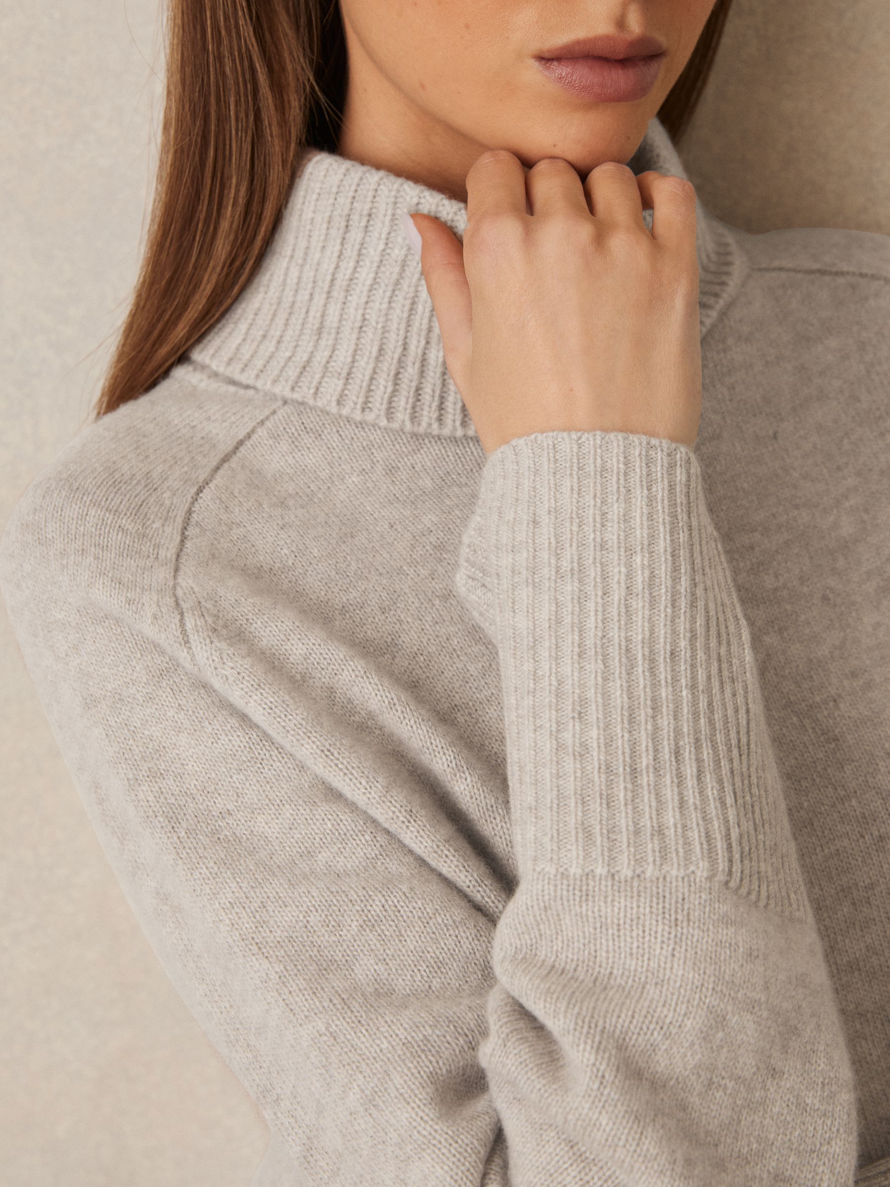 Wool-Cashmere Roll-Neck Jumper in Oatmeal