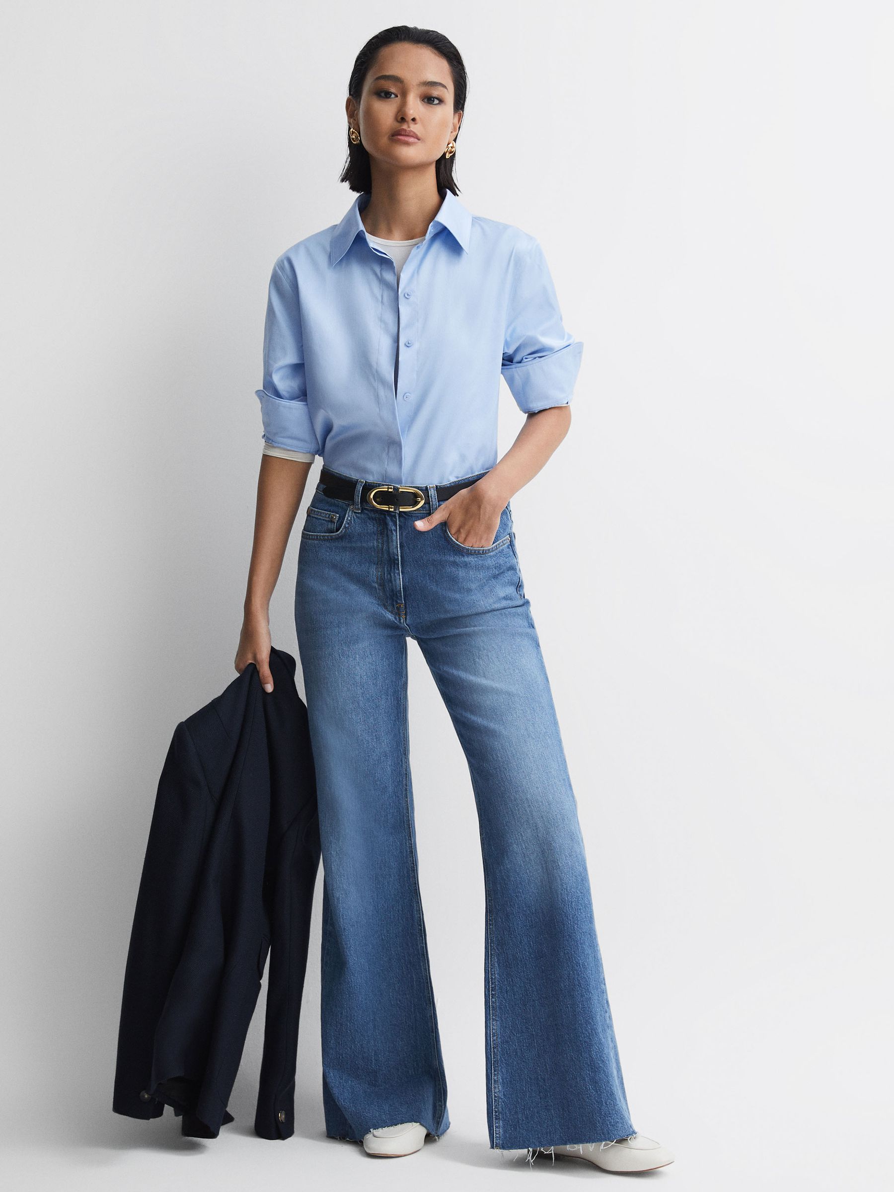 Mid Rise Wide Leg Jeans in Mid Blue