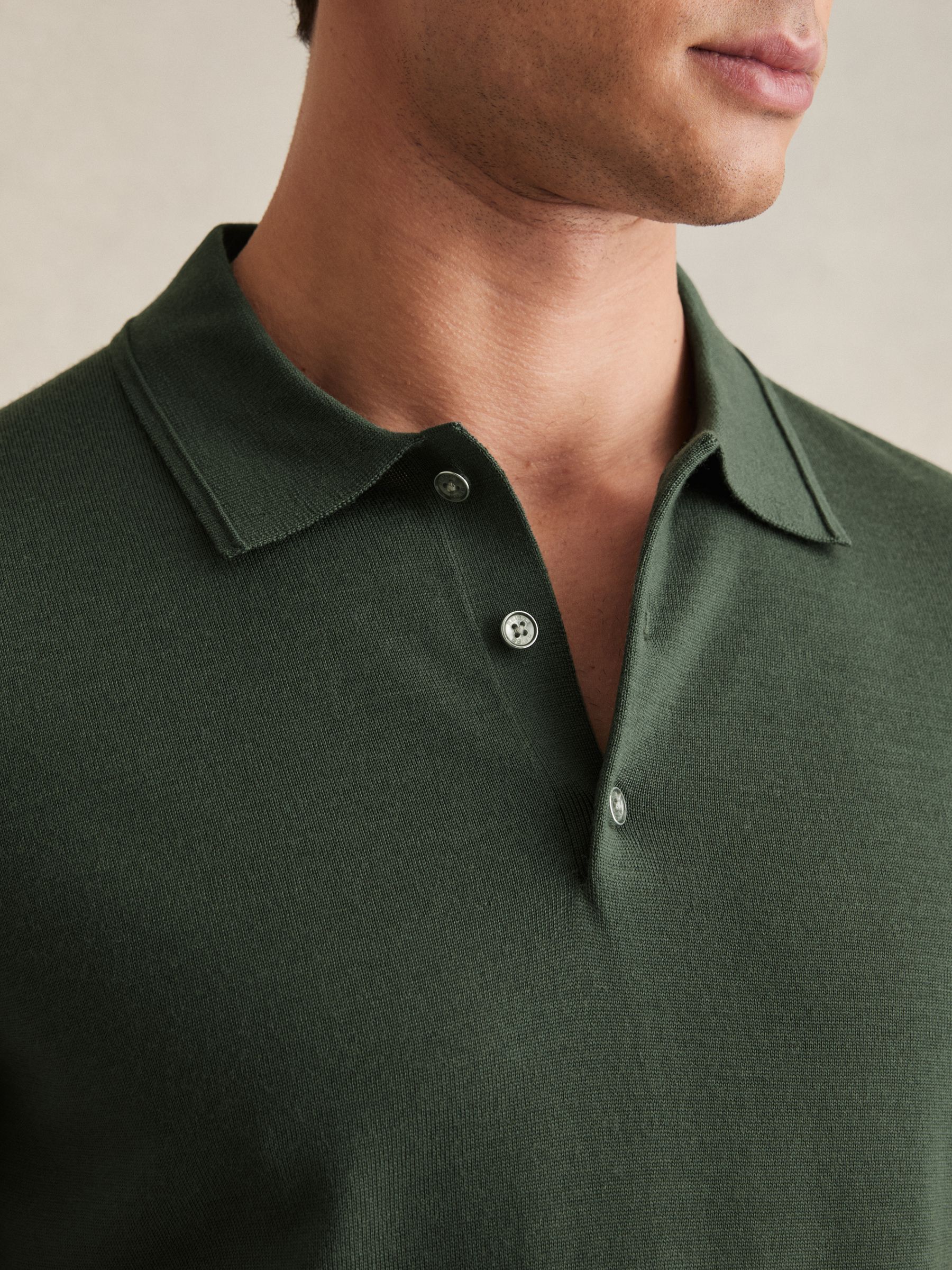 Merino Wool Short-Sleeve Polo Shirt in Kale Green