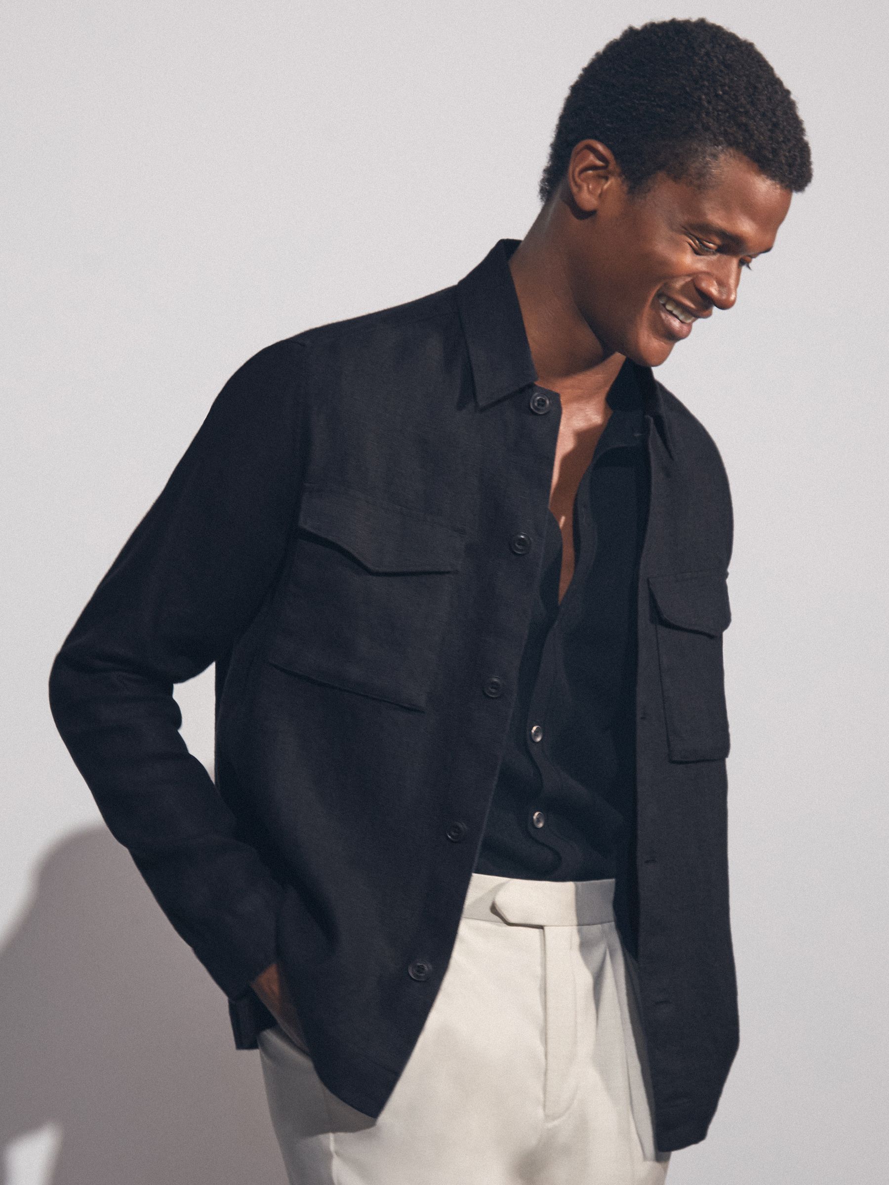 Linen Twin-Pocket Overshirt in Navy