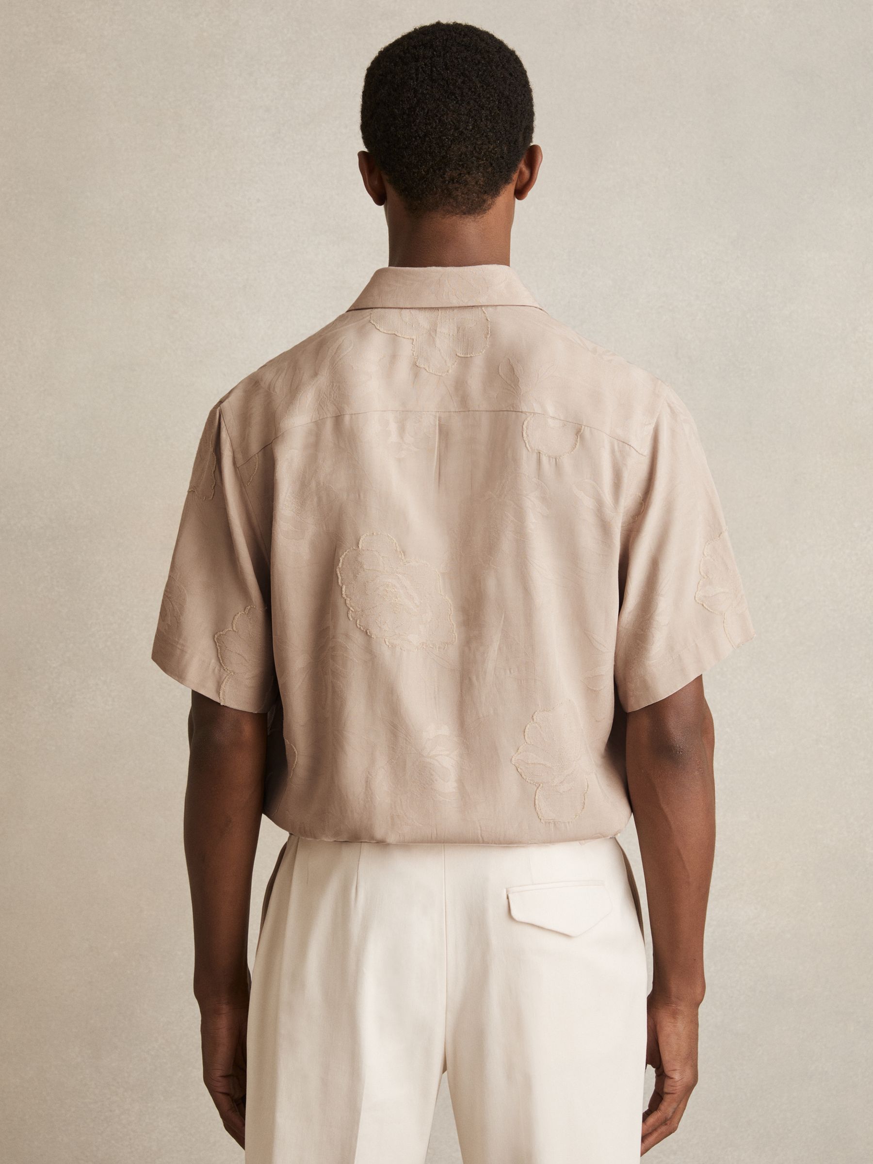 Floral-Jacquard Short-Sleeve Shirt in Oatmeal