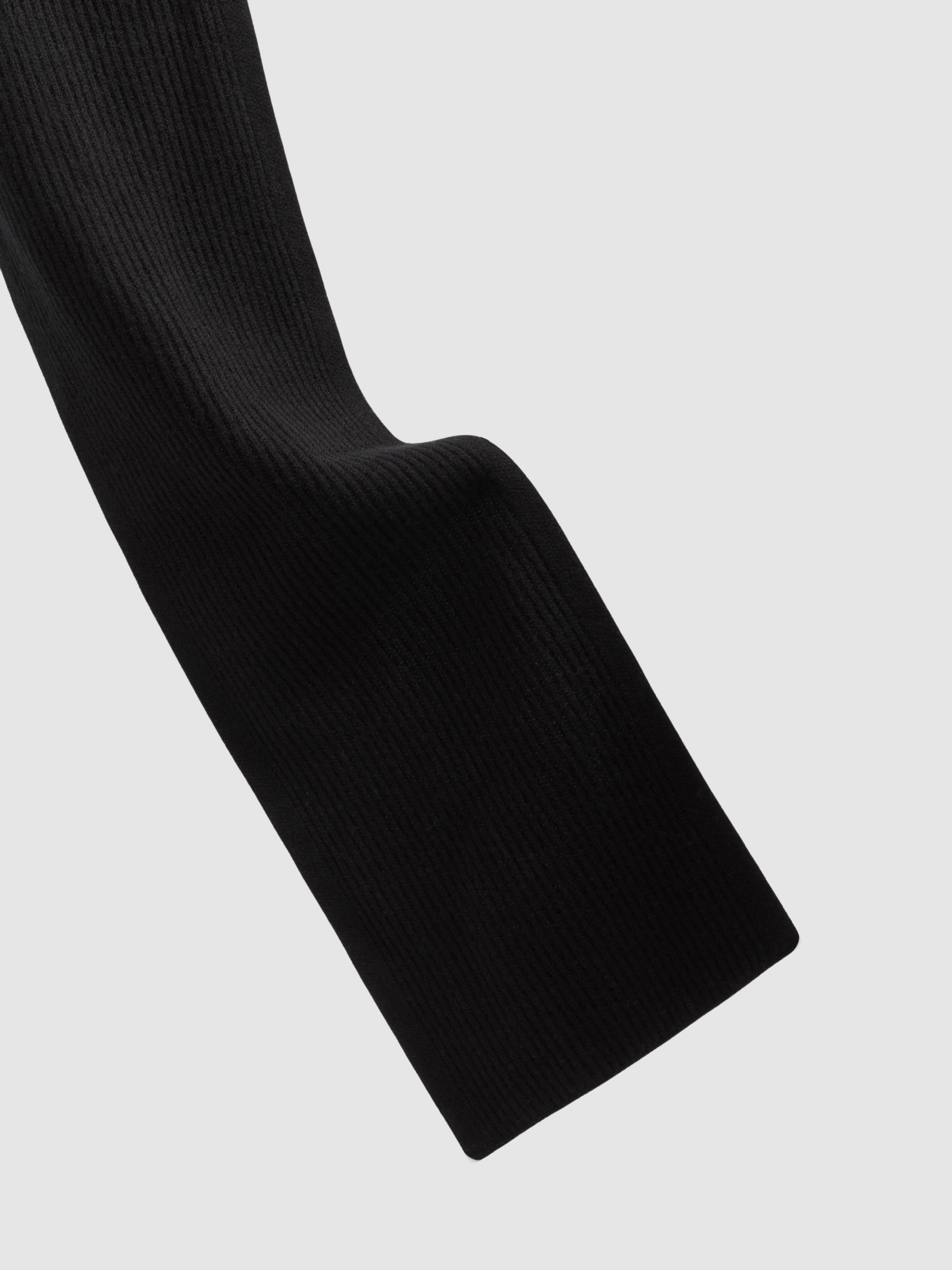 Ribbed Merino Scarf in Black