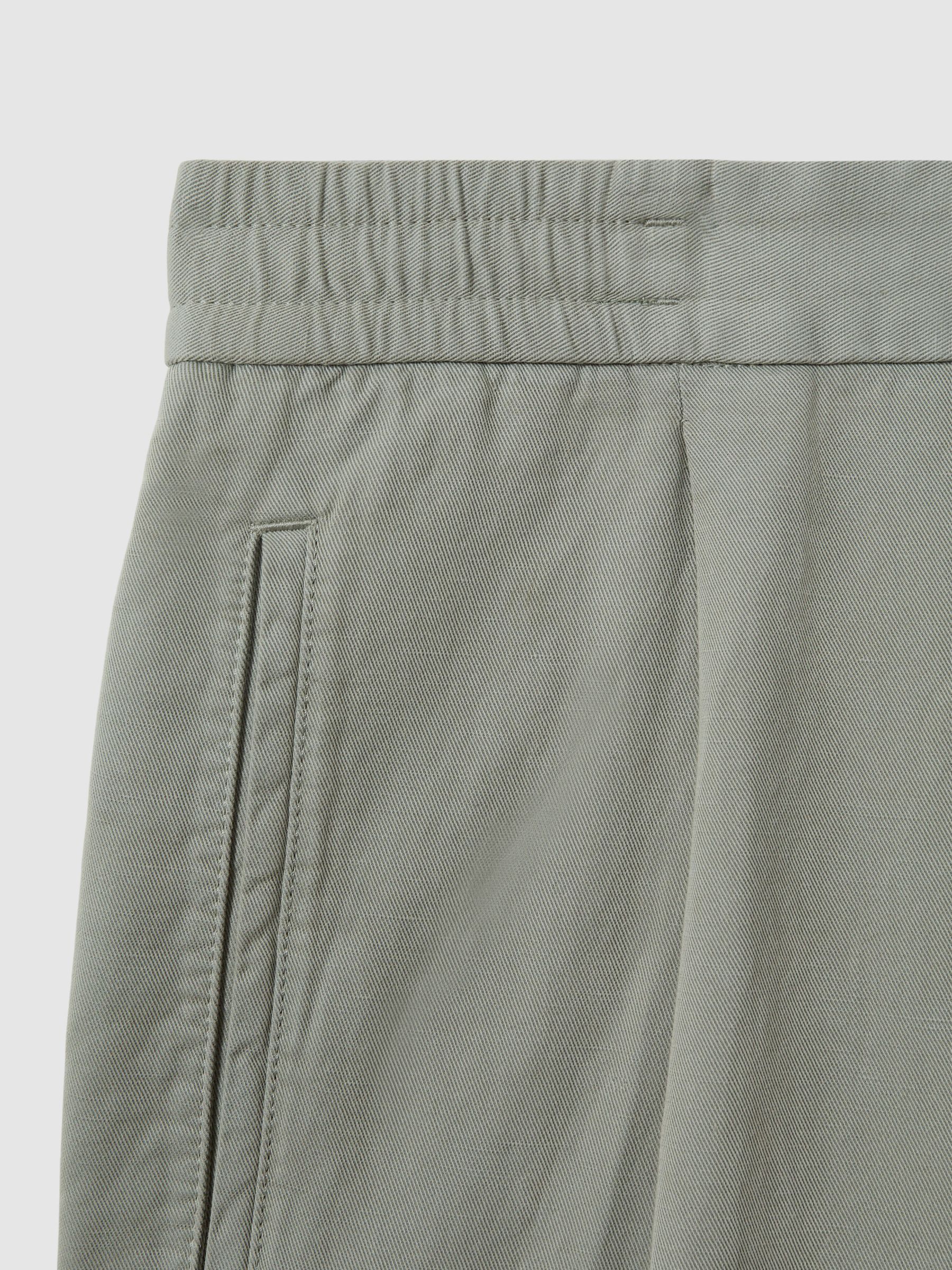 Relaxed Cotton/Linen Blend Elasticated Waist Trousers in Pistachio