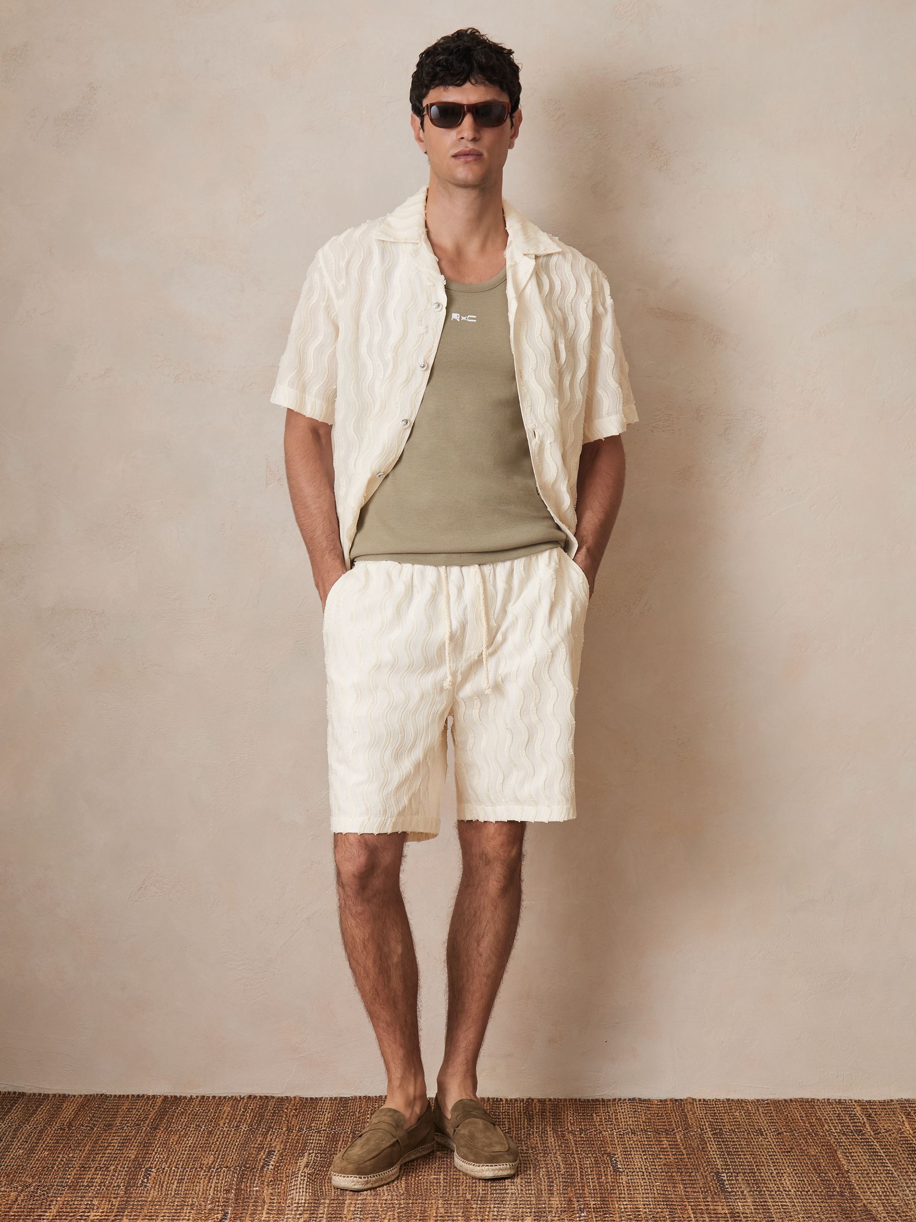 Reiss | Ché Fringed-Wave Shorts in Off White