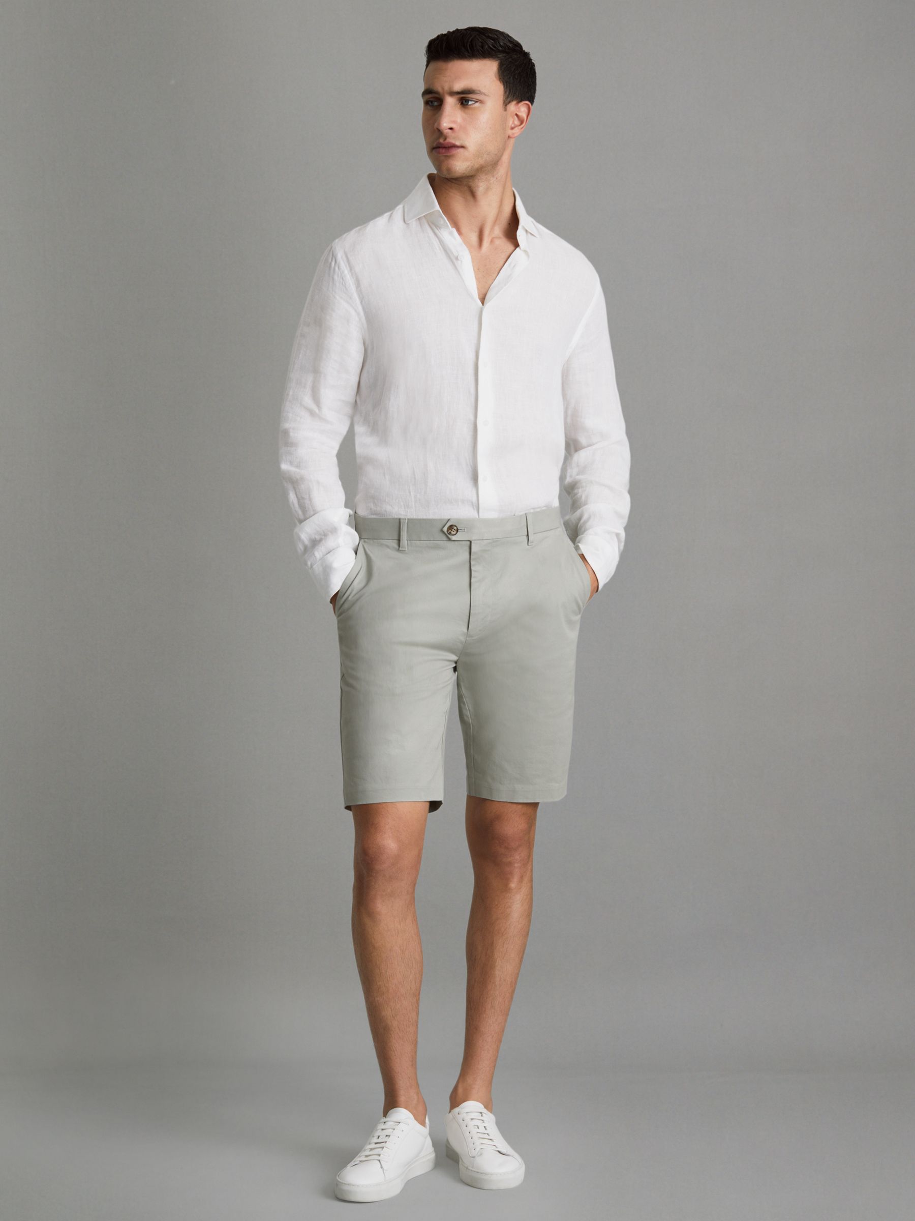 Modern Fit Cotton Blend Chino Shorts in Soft Sage