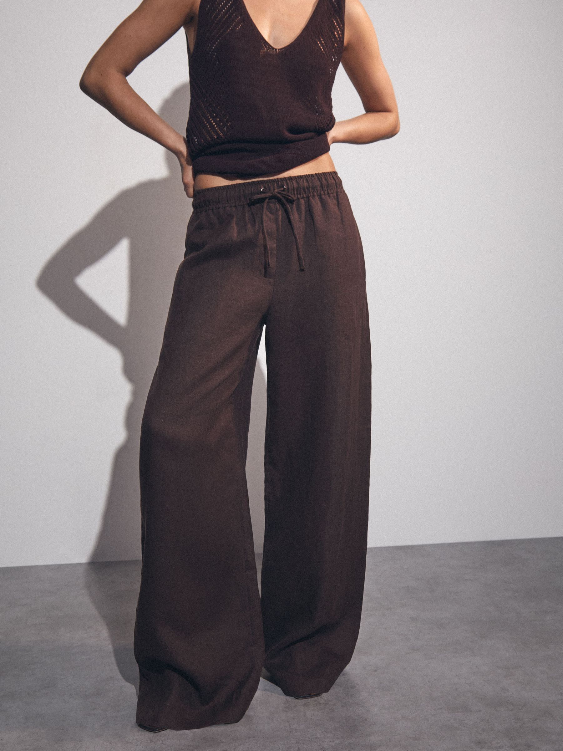 Linen-Blend Wide-Leg Trousers in Chocolate Brown