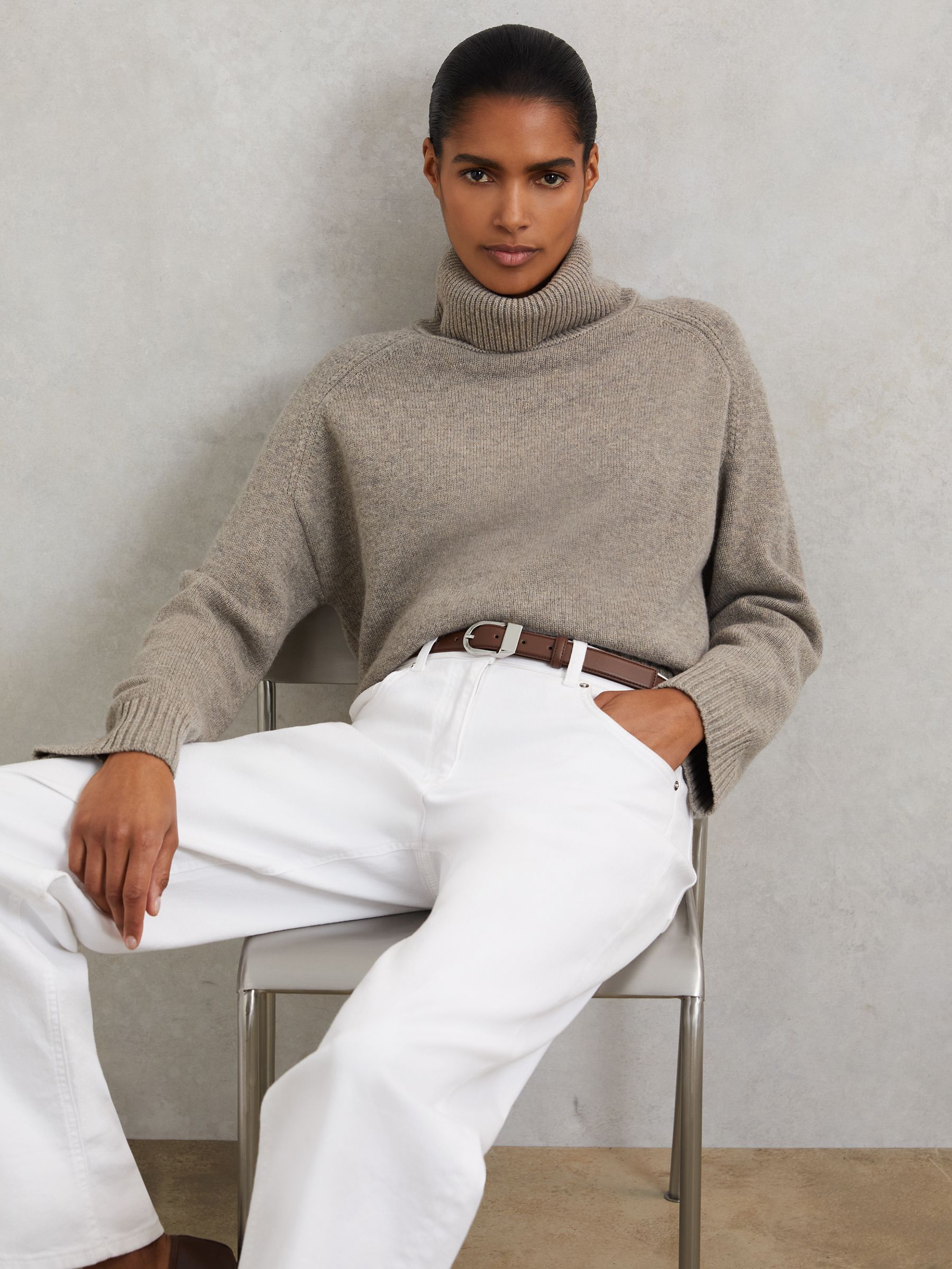 Leather Curved-Buckle Belt in Chocolate