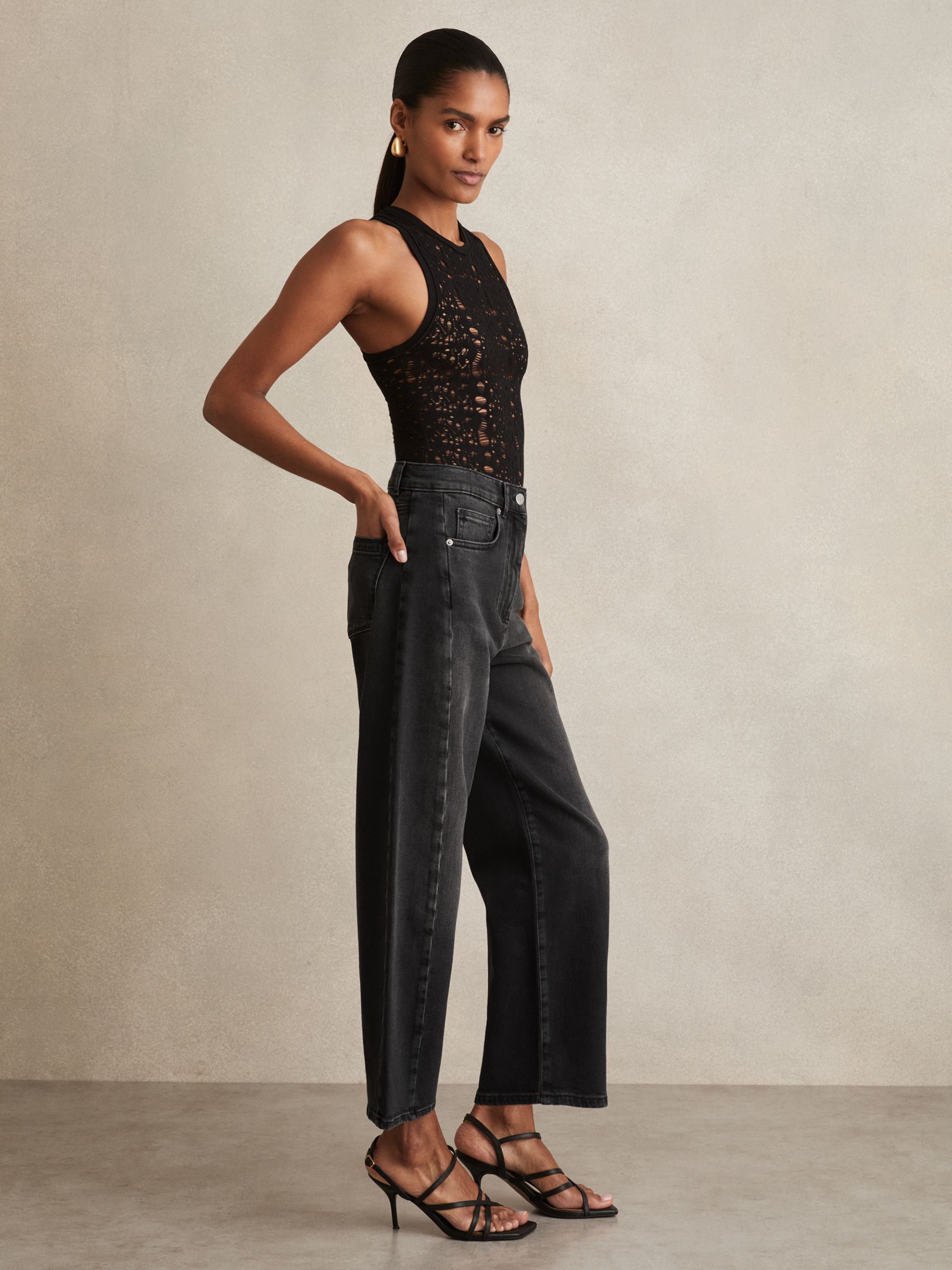 Barrel-Leg Seam Jeans in Washed Grey