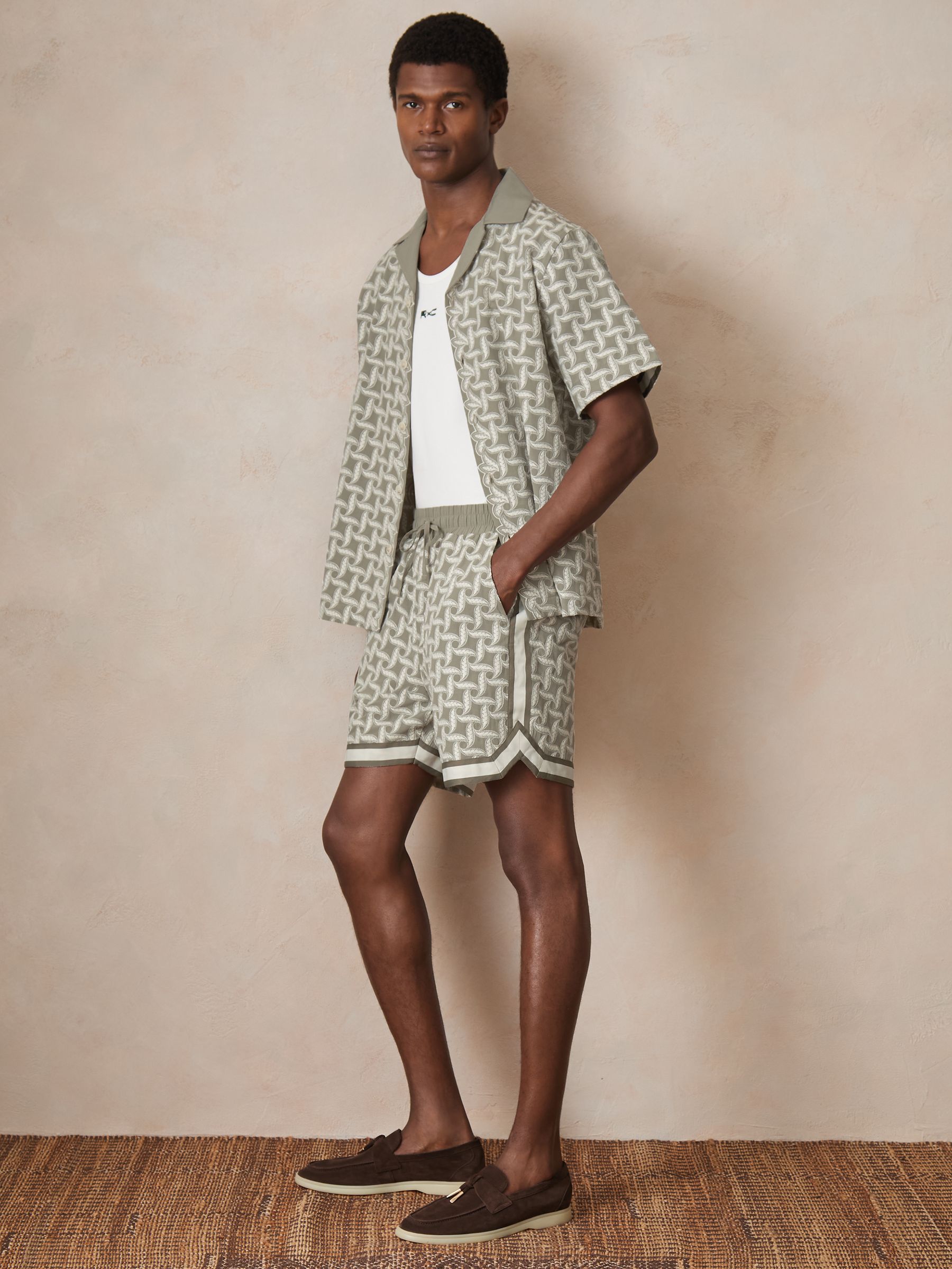 Reiss | Ché Embroidered-Motif Shorts in Sage/White