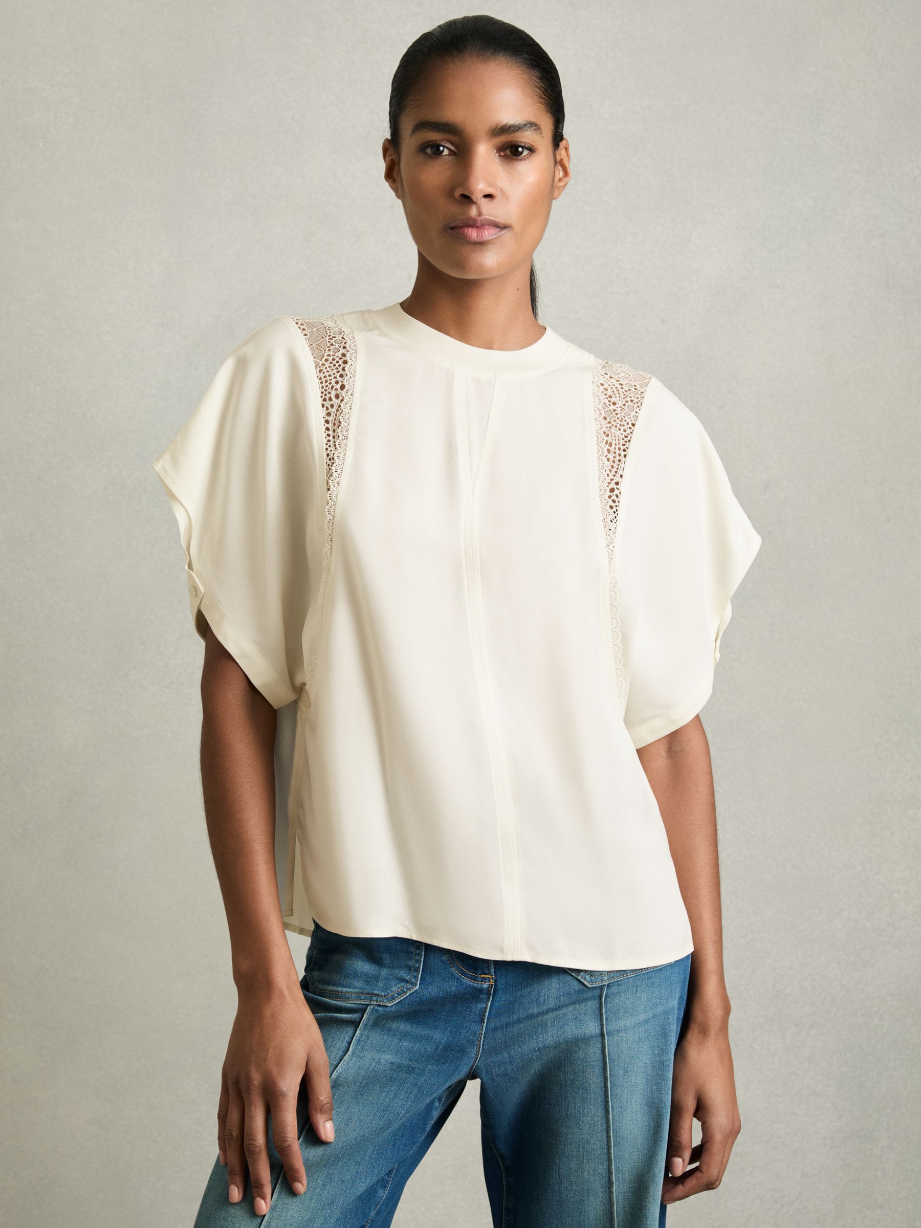 Lace-Insert T-Shirt in Cream