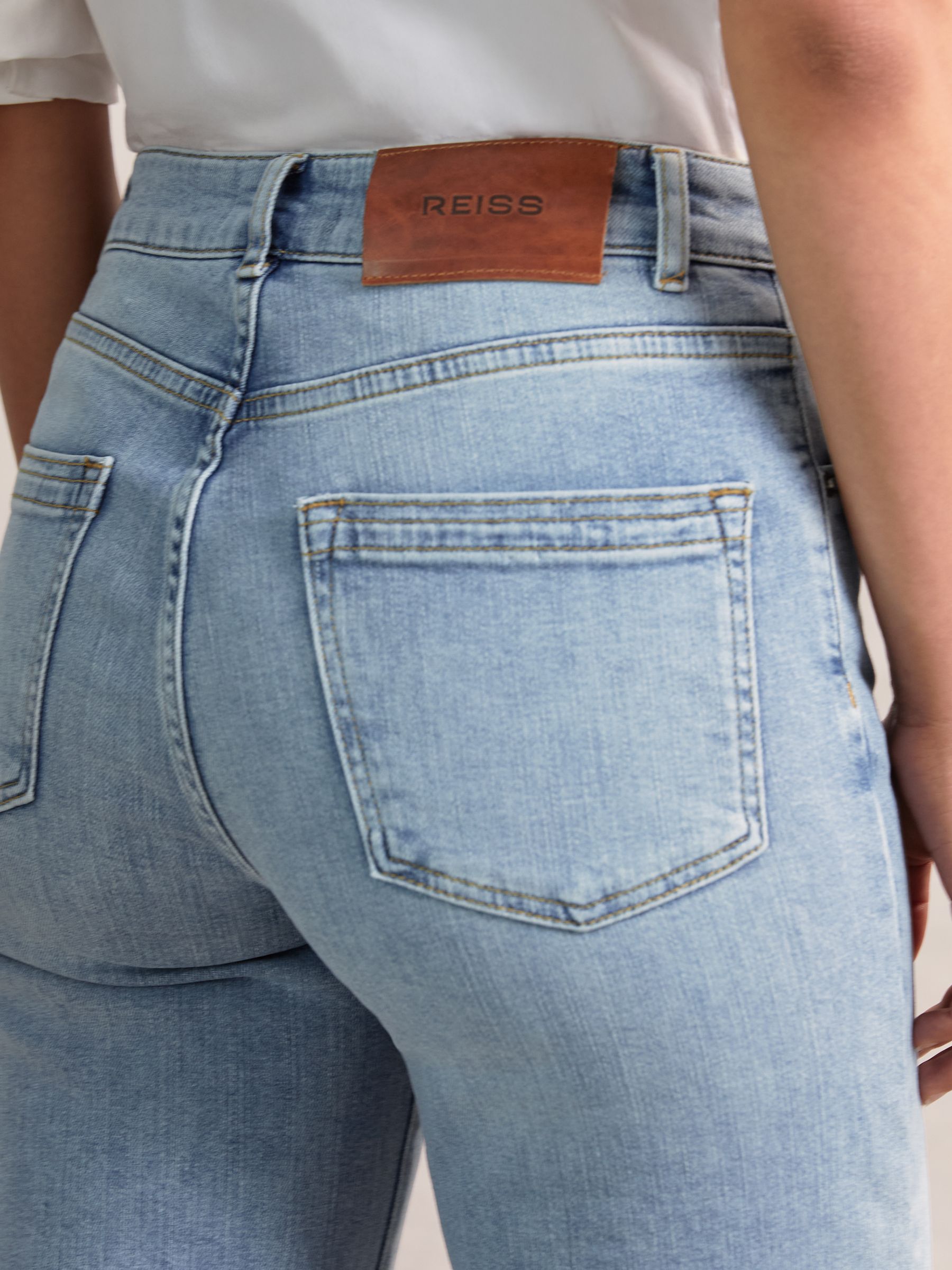 Mid-Rise Flared Jeans in Light Blue