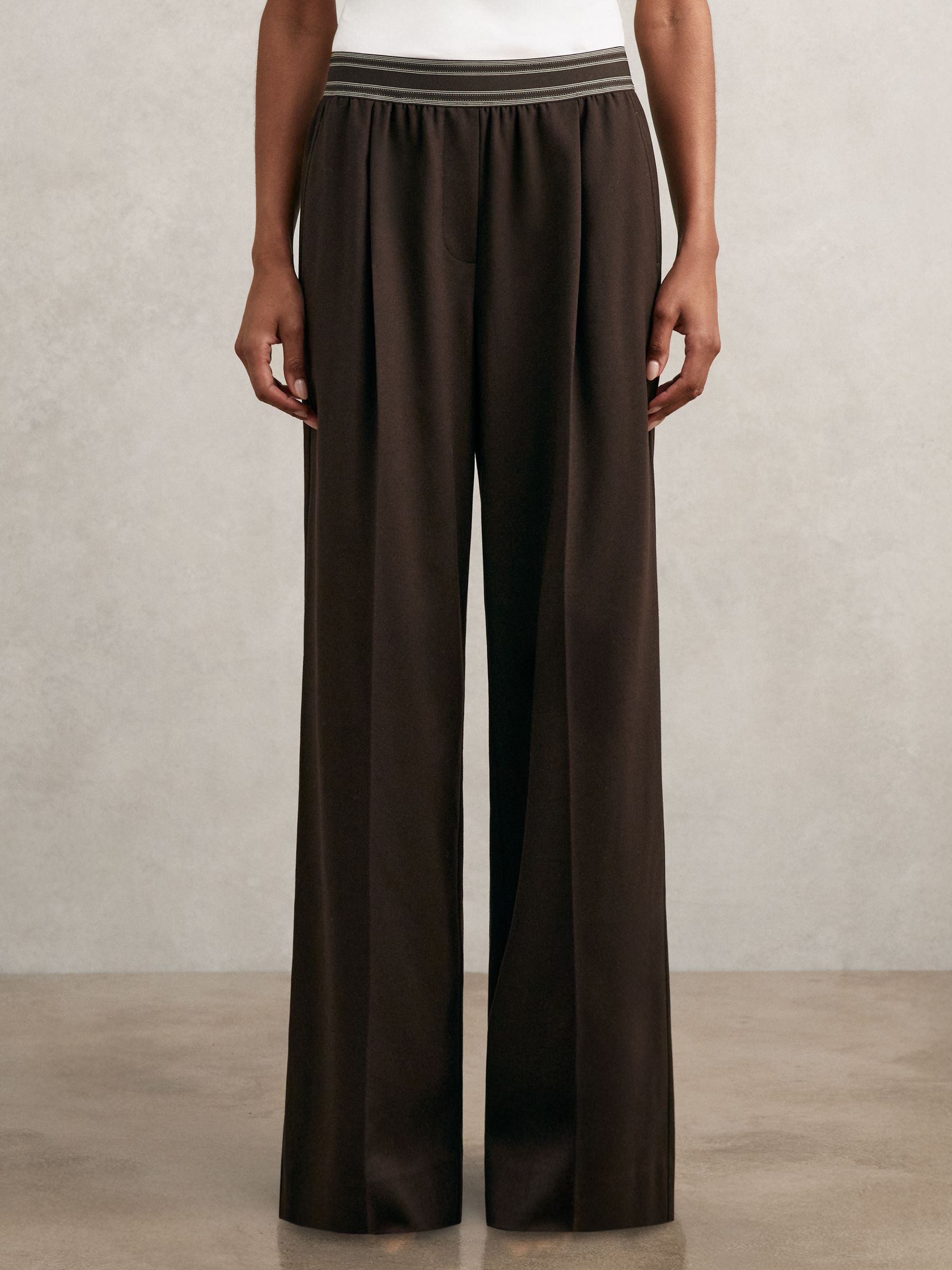 Wide-Leg Contrast-Waistband Trousers in Chocolate Brown