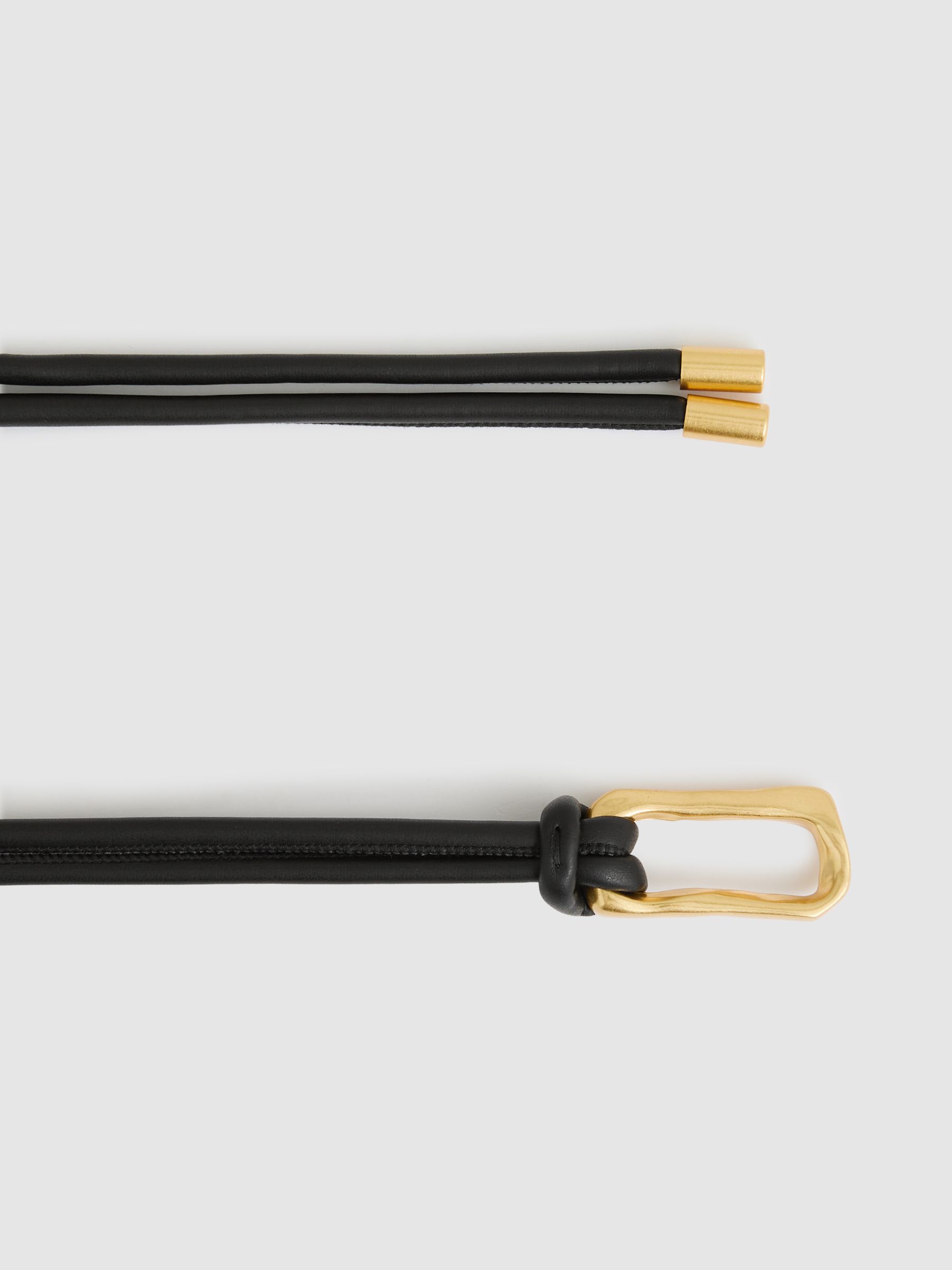 Sculpted Buckle Tubular Tie Belt in Black