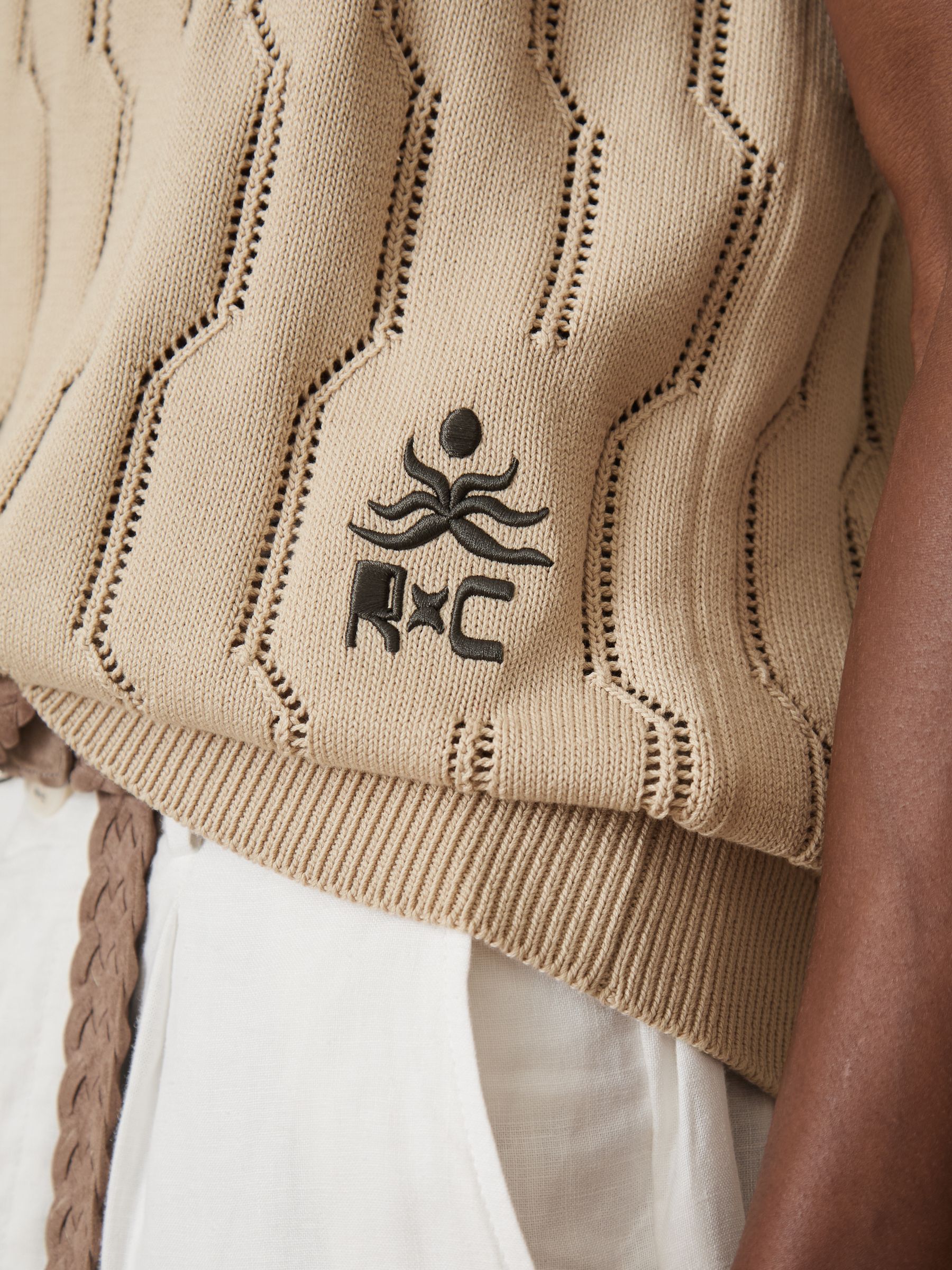 Reiss | Ché Pointelle V-Neck Vest in Stone