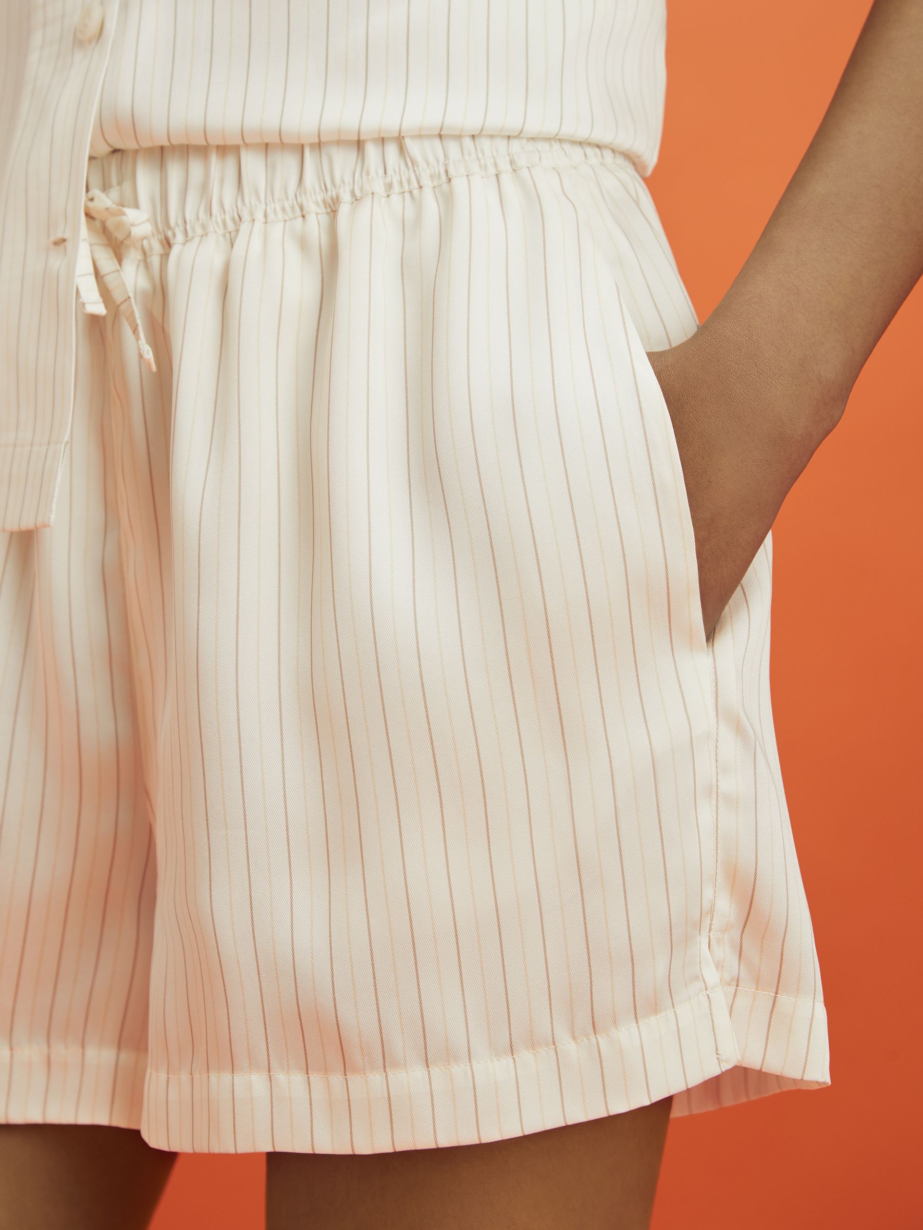 McLaren F1 Monte Carlo Drawstring Shorts in White Multi