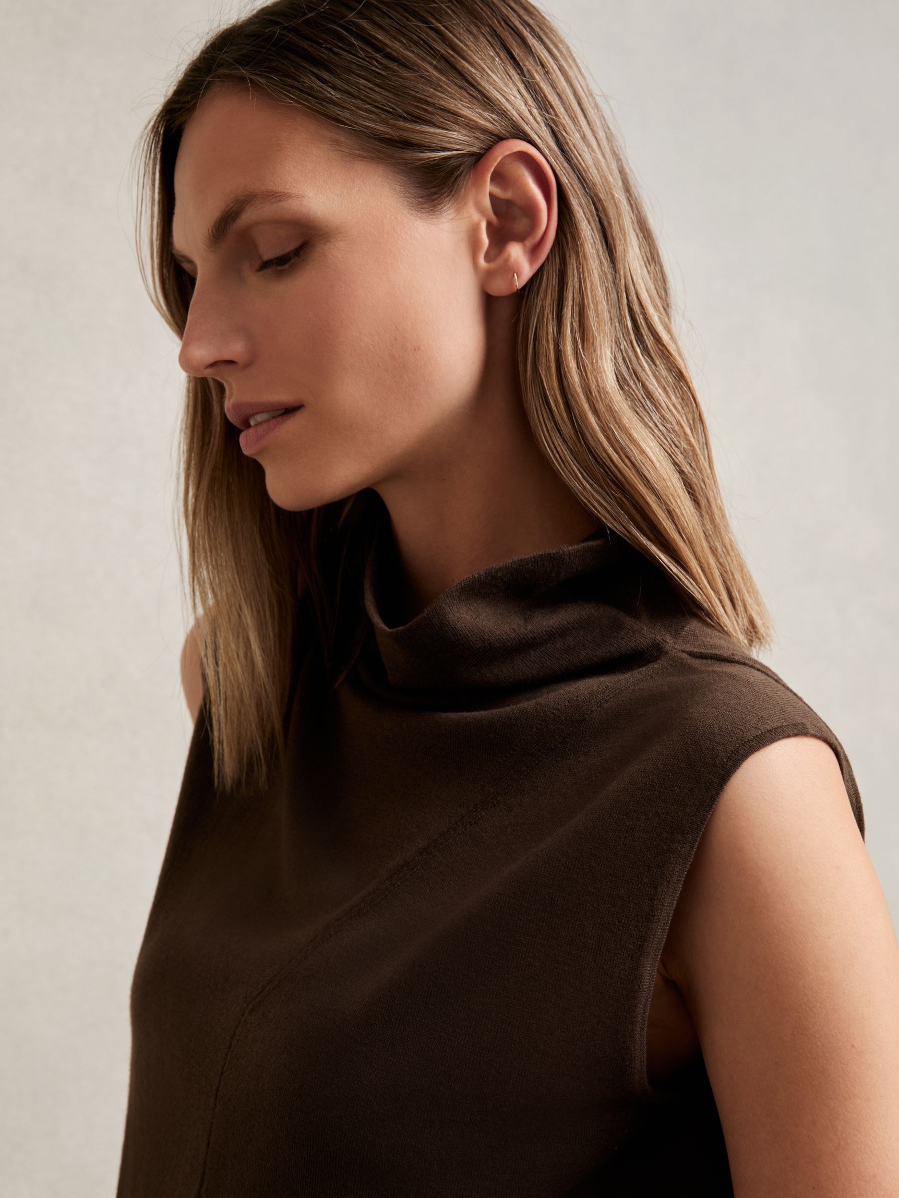 Wool Slouched Sleeveless Top in Chocolate