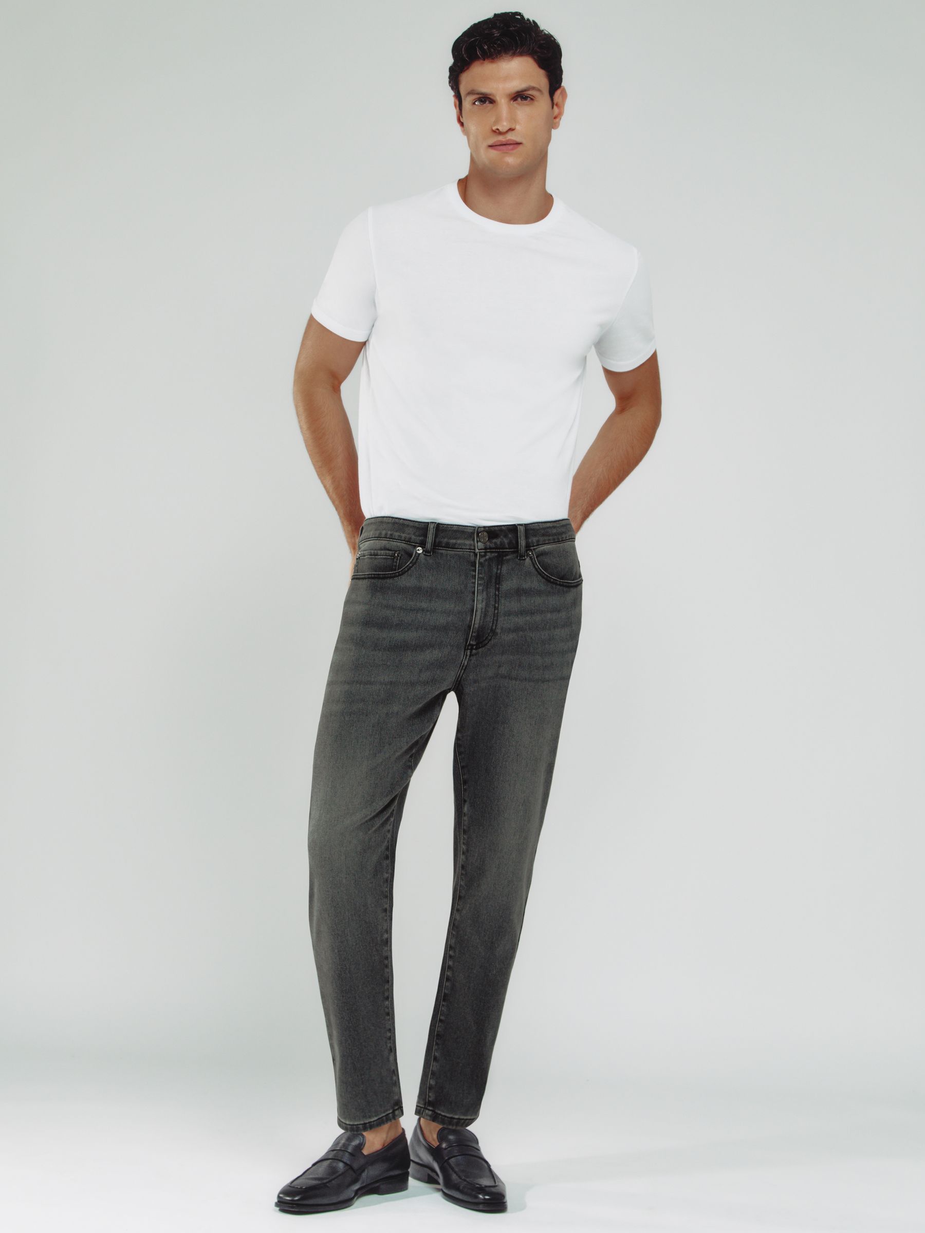 Relaxed-Fit Cropped Jeans in Washed Black