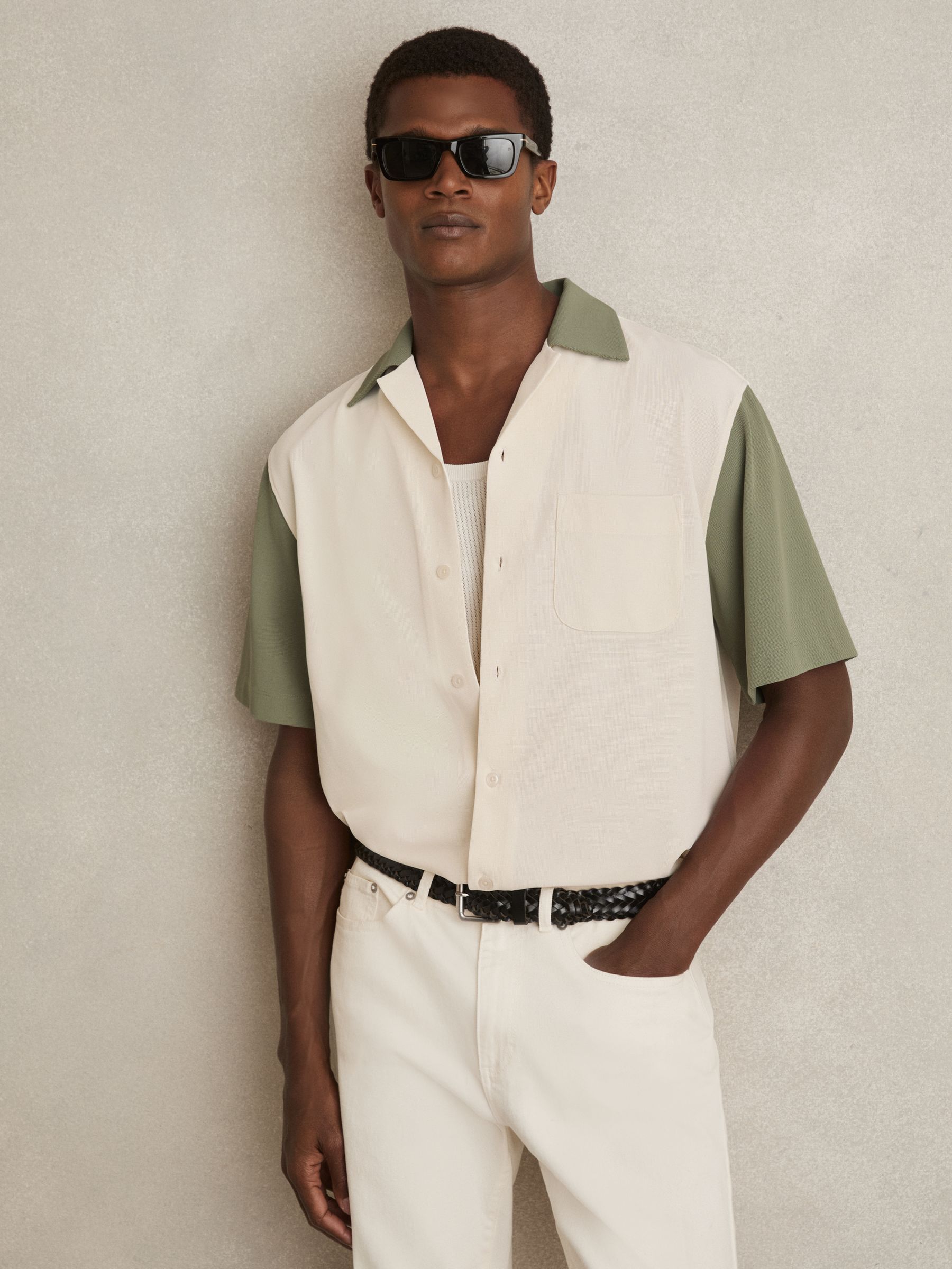Colour-Block Cuban-Collar Shirt in Off White/Sage