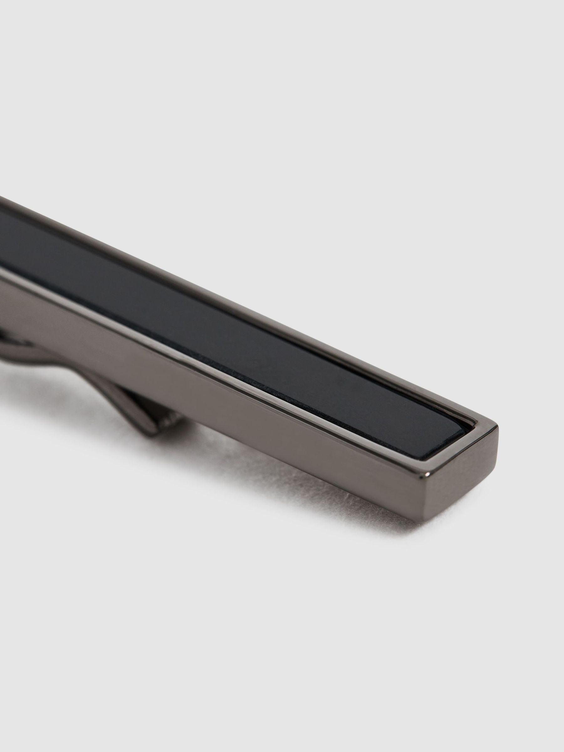 Onyx Tie Bar in Gunmetal/Onyx