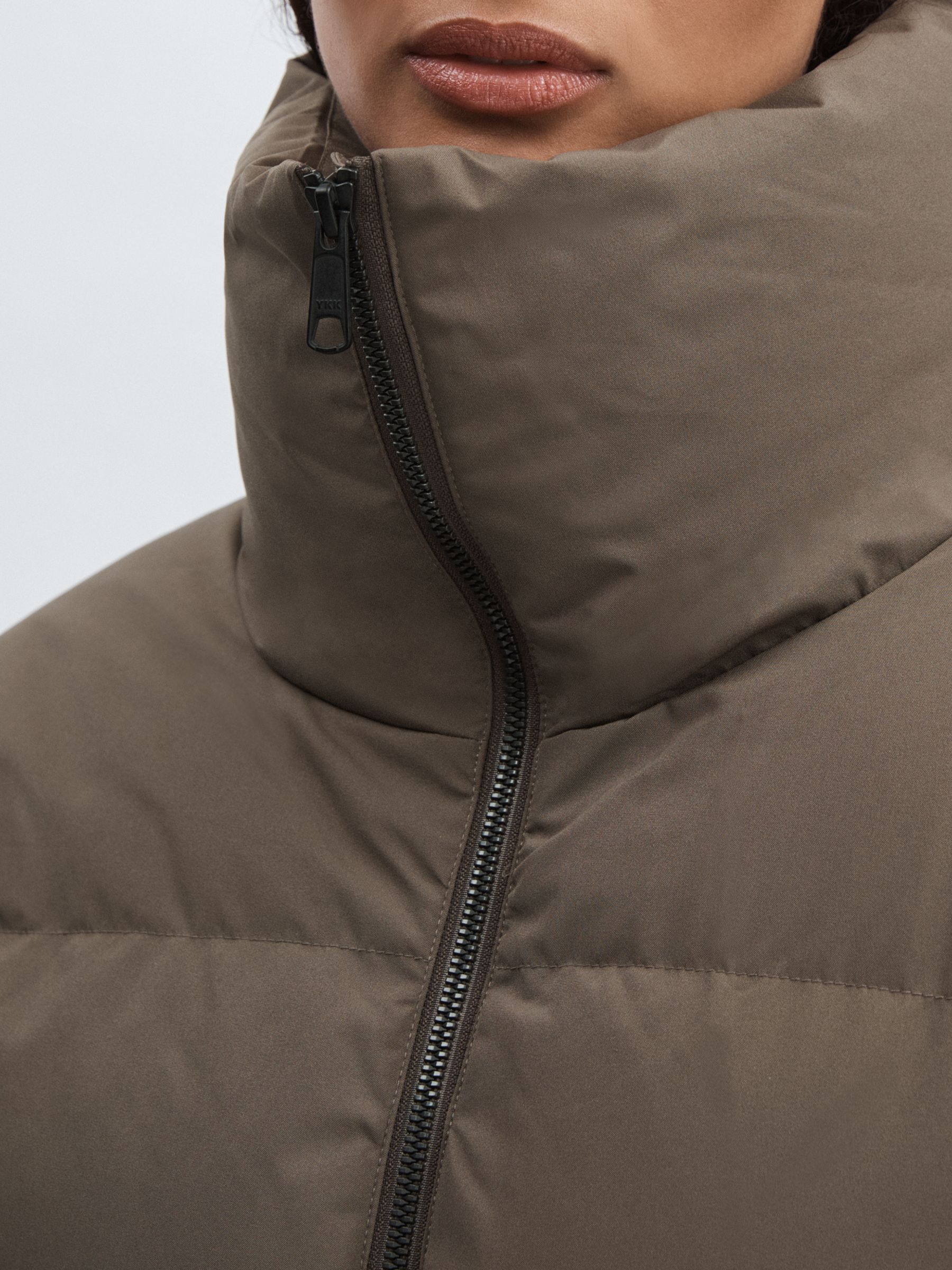 Scandinavian Edition Short Puffer Jacket in Brown