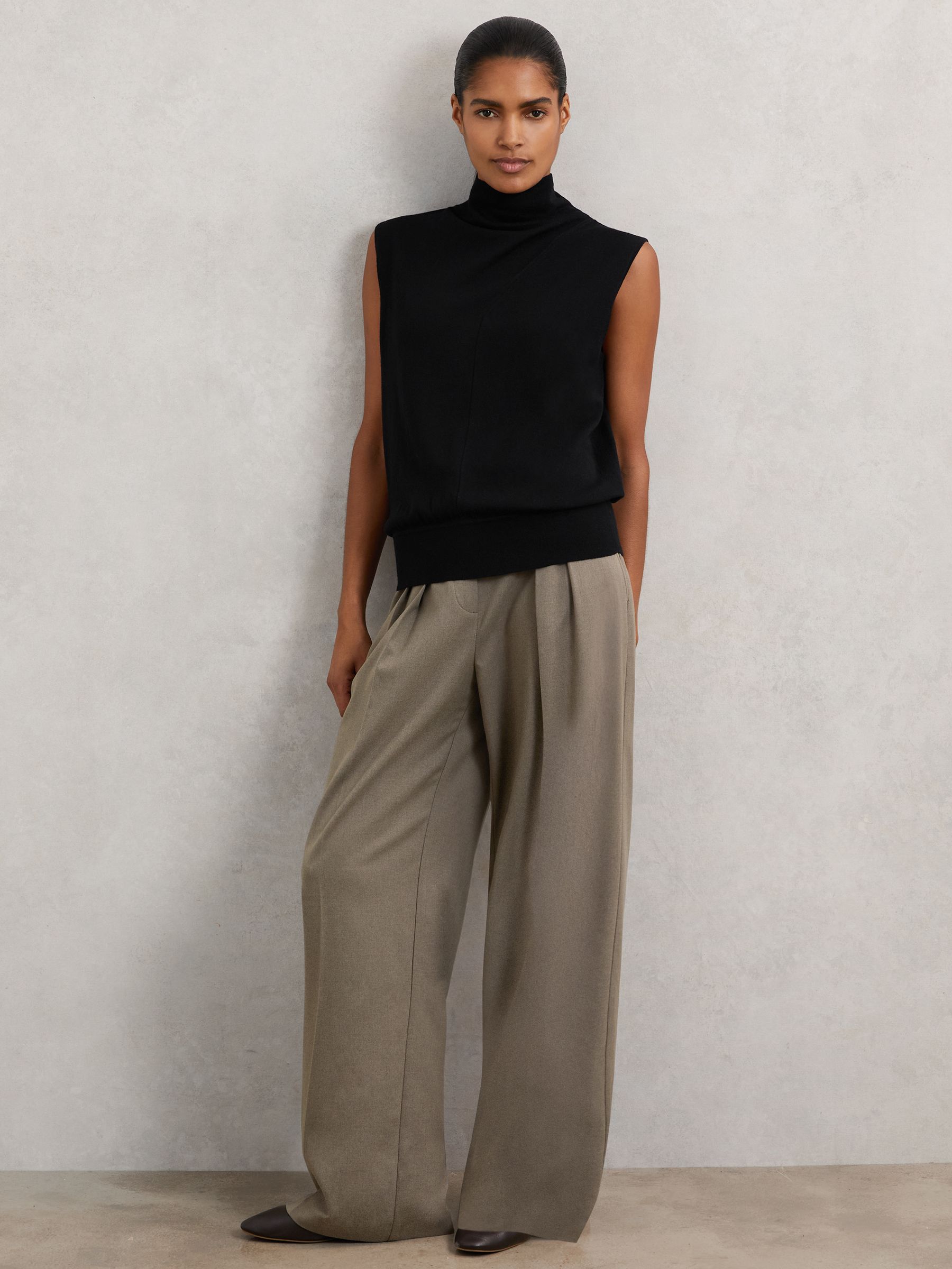 Wool Slouched Sleeveless Top in Black