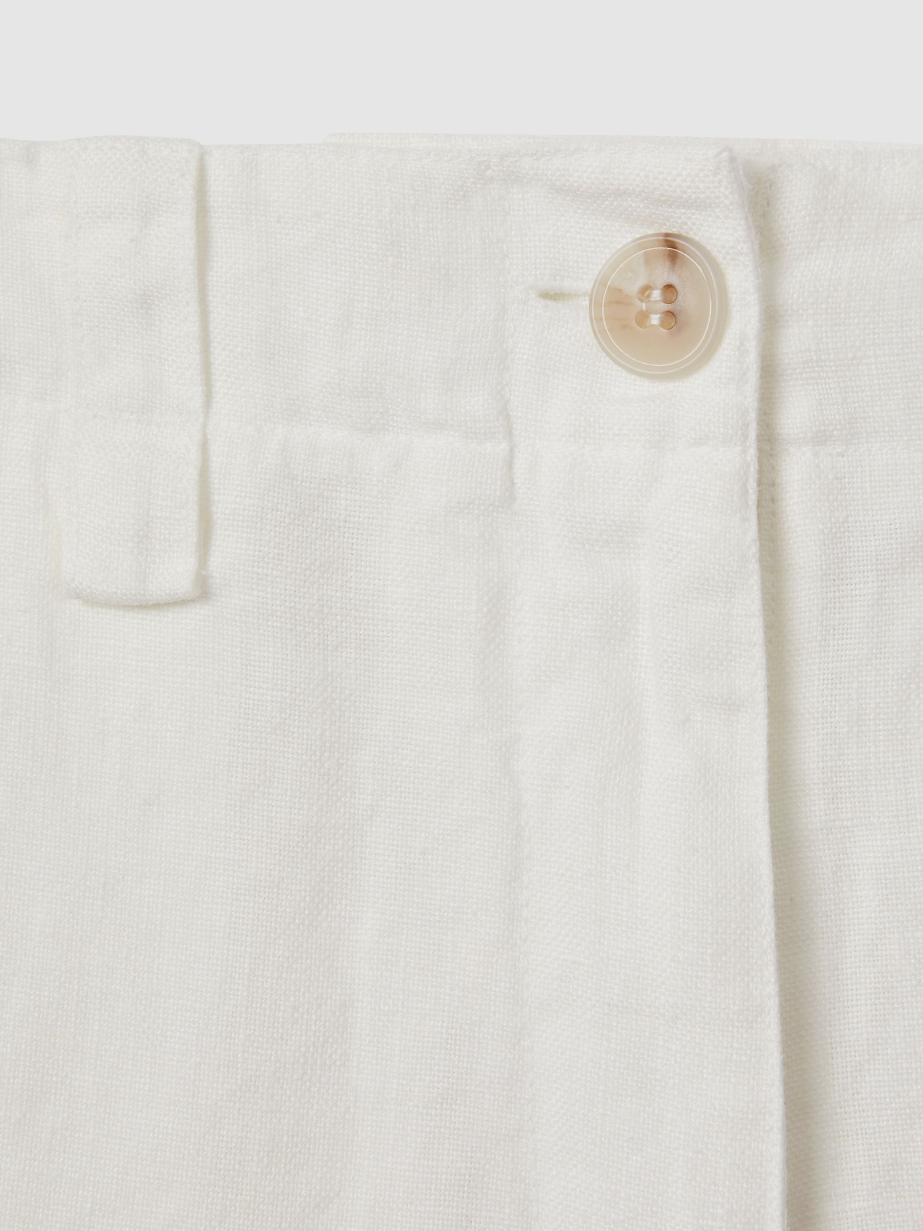 Linen Garment Dyed Shorts in White