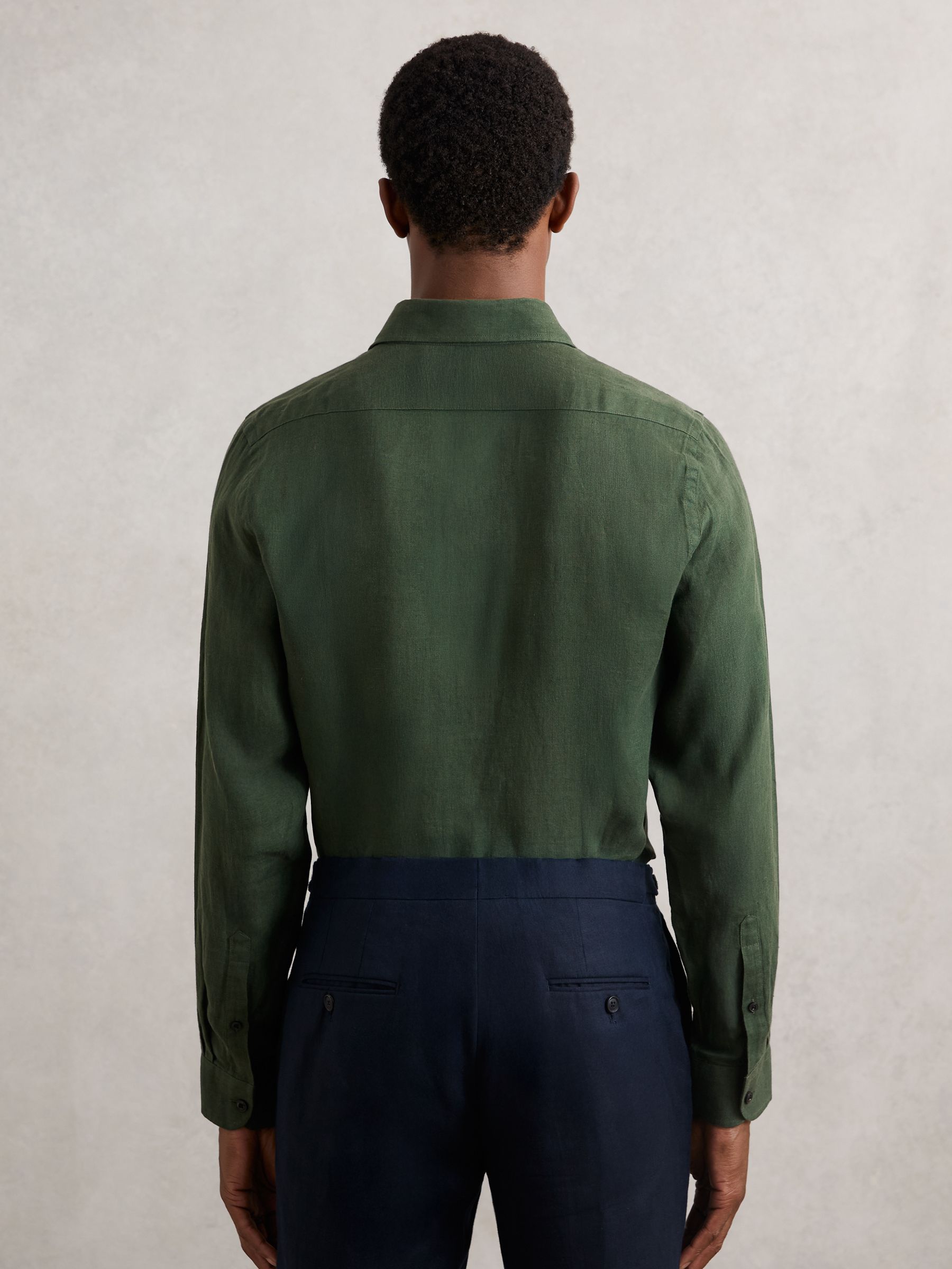 Linen Cutaway-Collar Shirt in Kale Green