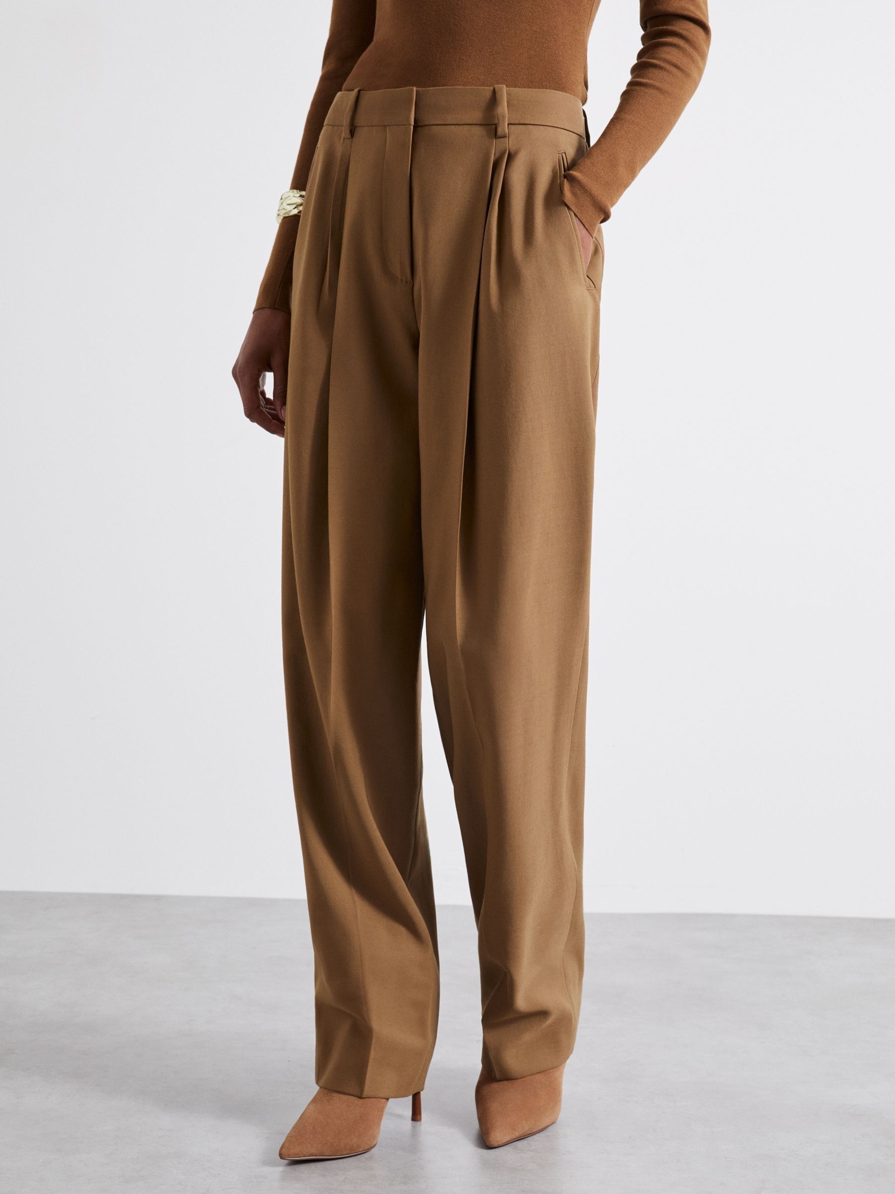Atelier Virgin-Wool Tapered Trousers in Camel