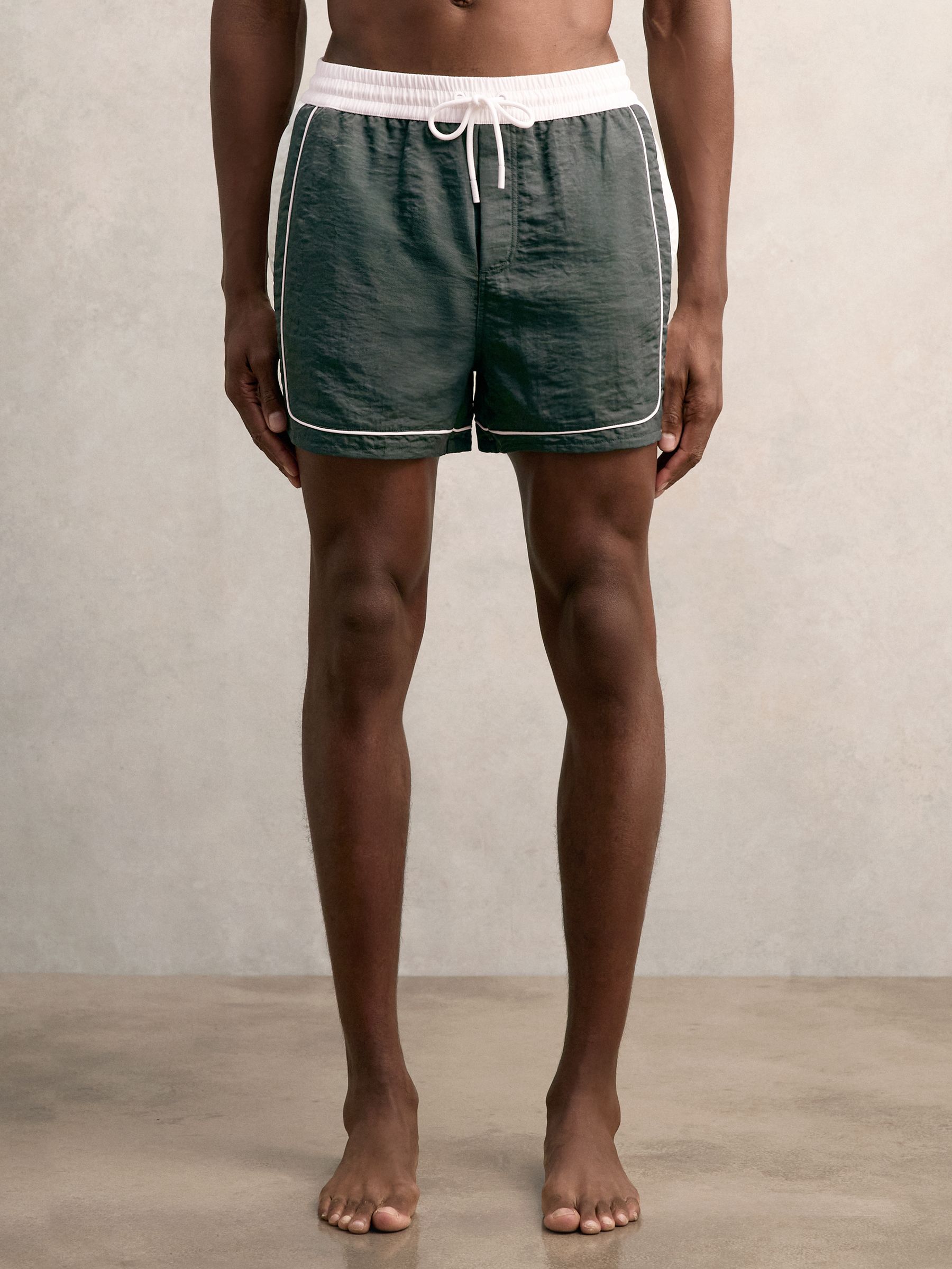 Colour-Block Piped-Trim Swim Shorts in Dark Green/White