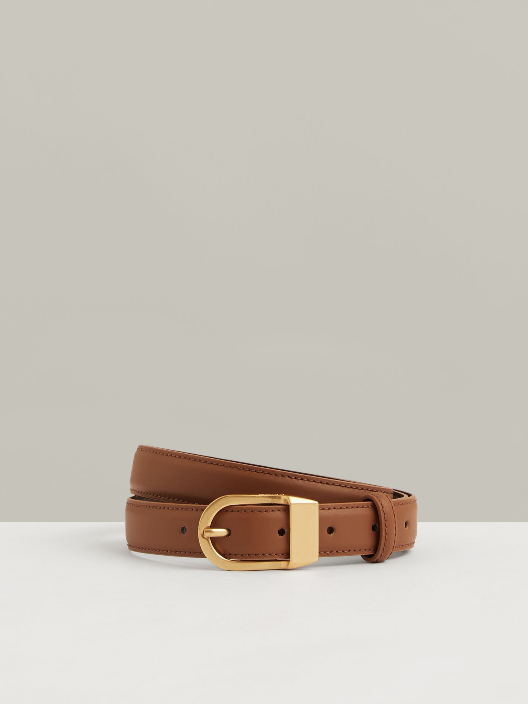 Leather Curved-Buckle Belt in Tan