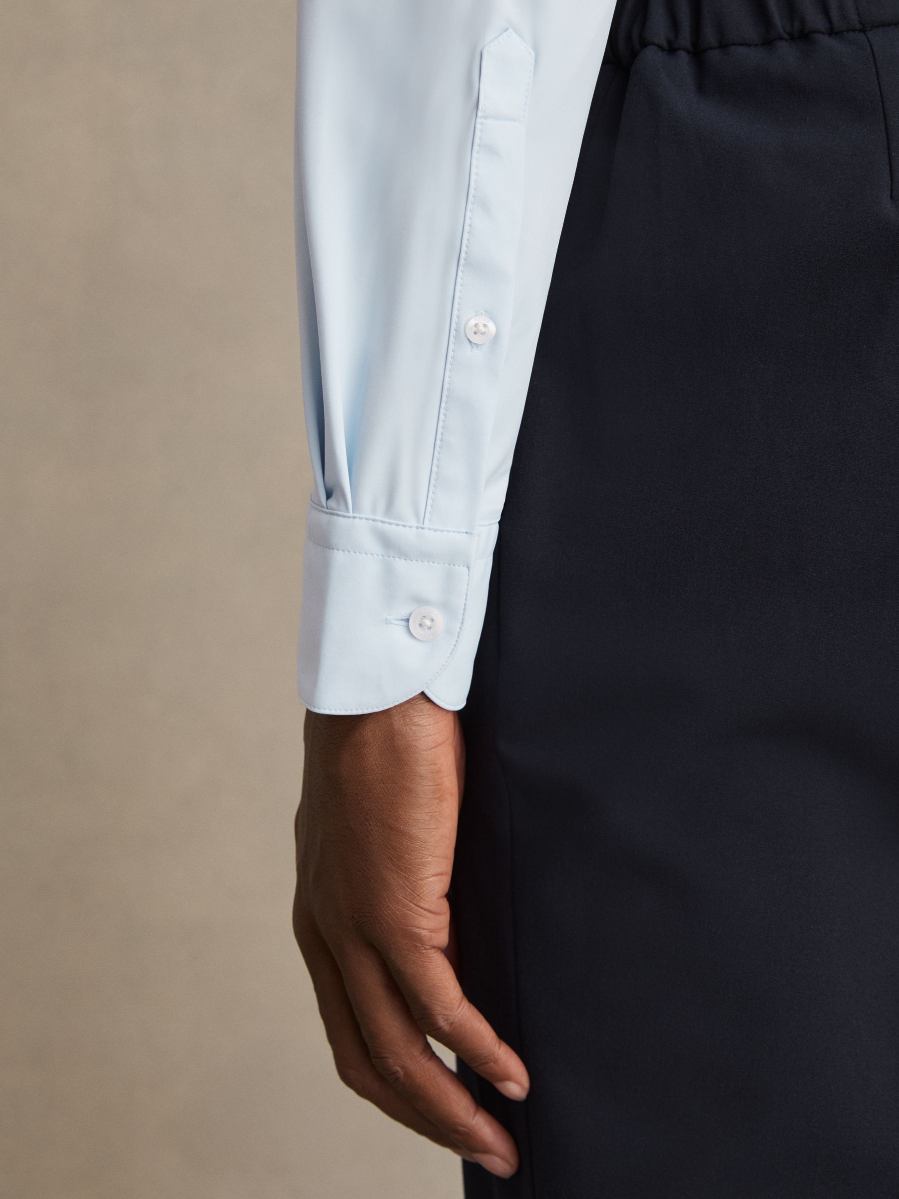 Long-Sleeve Travel Shirt in Soft Blue