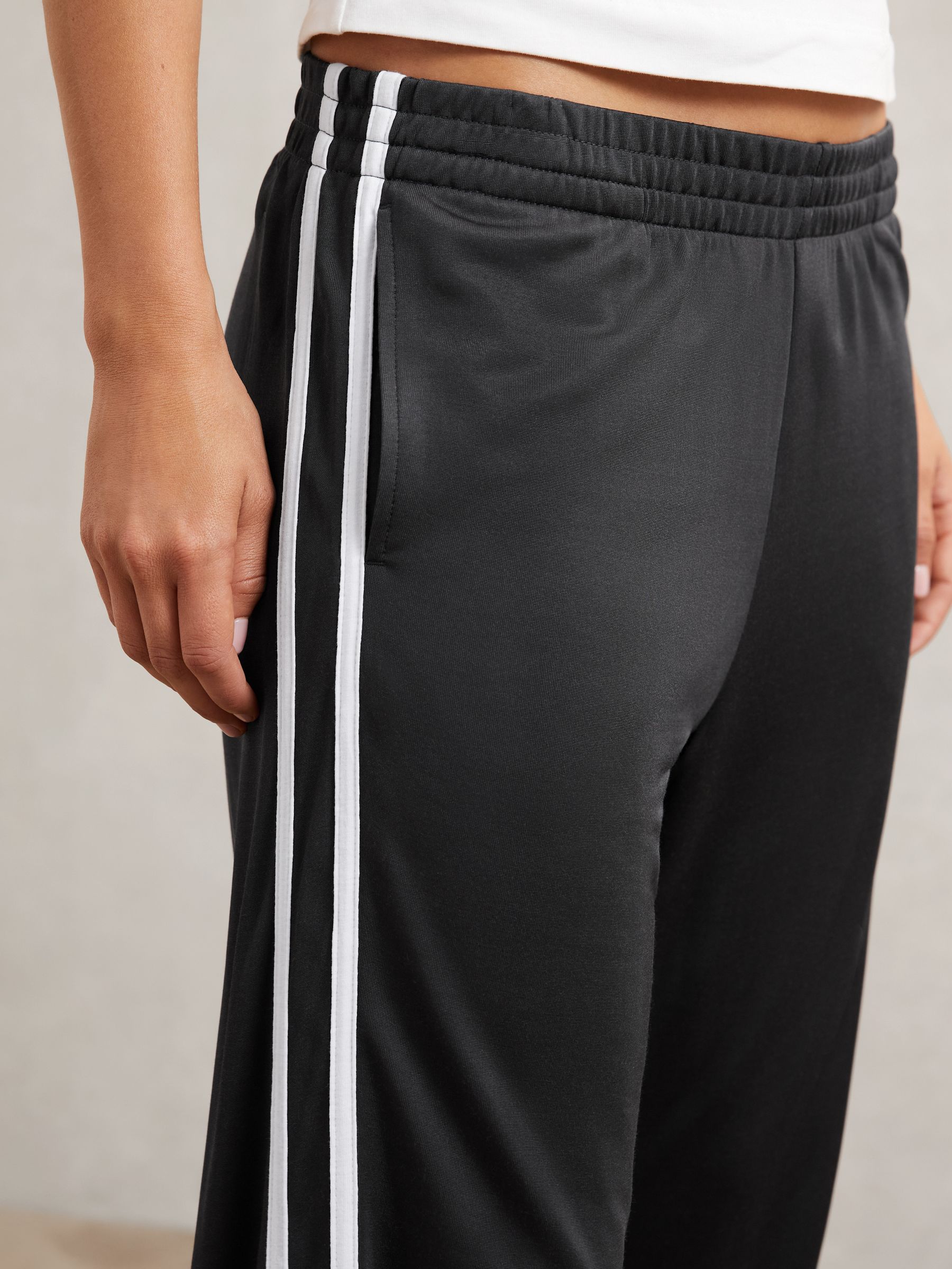 Side-Stripe Jersey Joggers in Grey