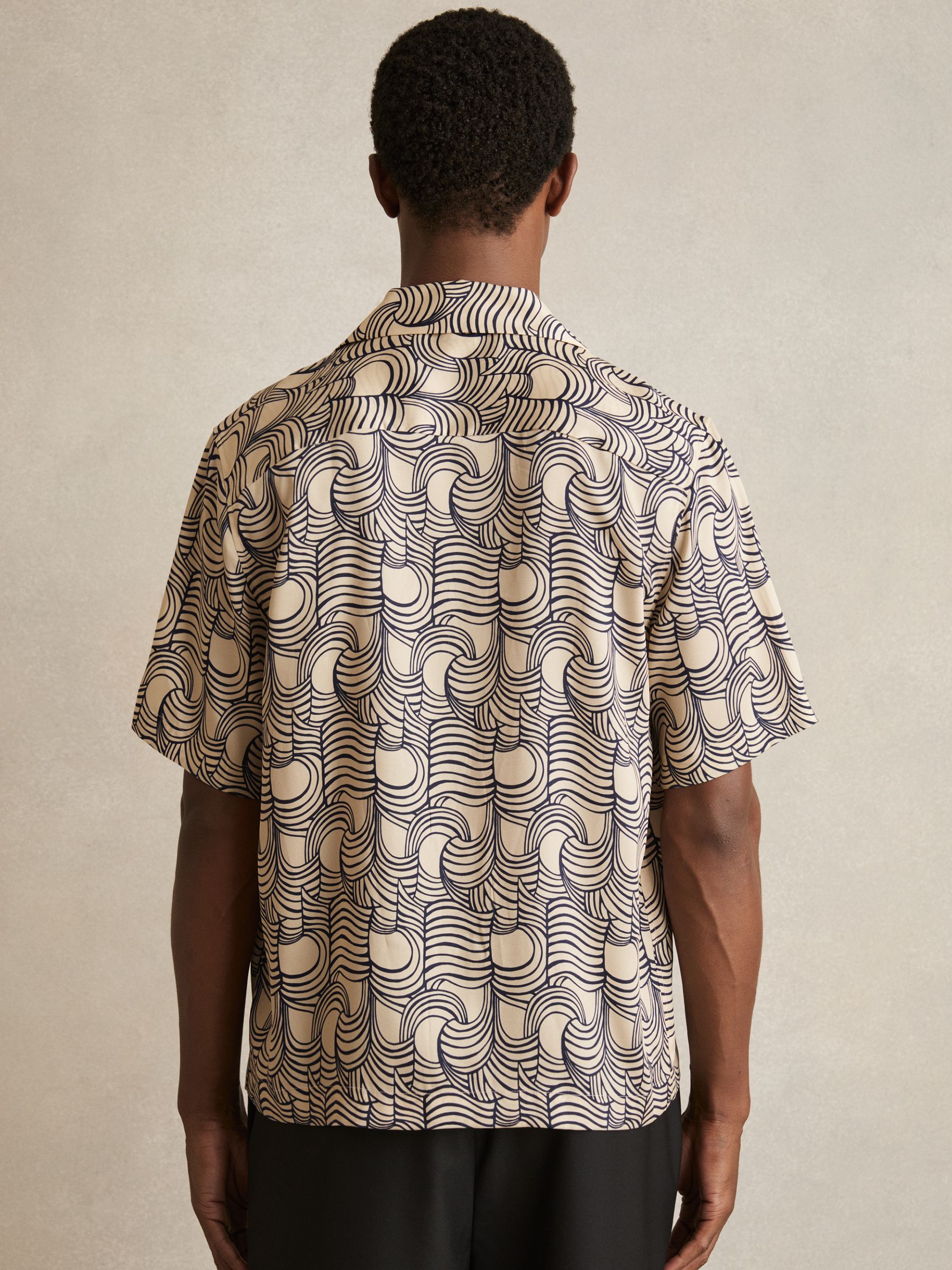 Wave Print Cuban Collar Shirt in Off White/Navy