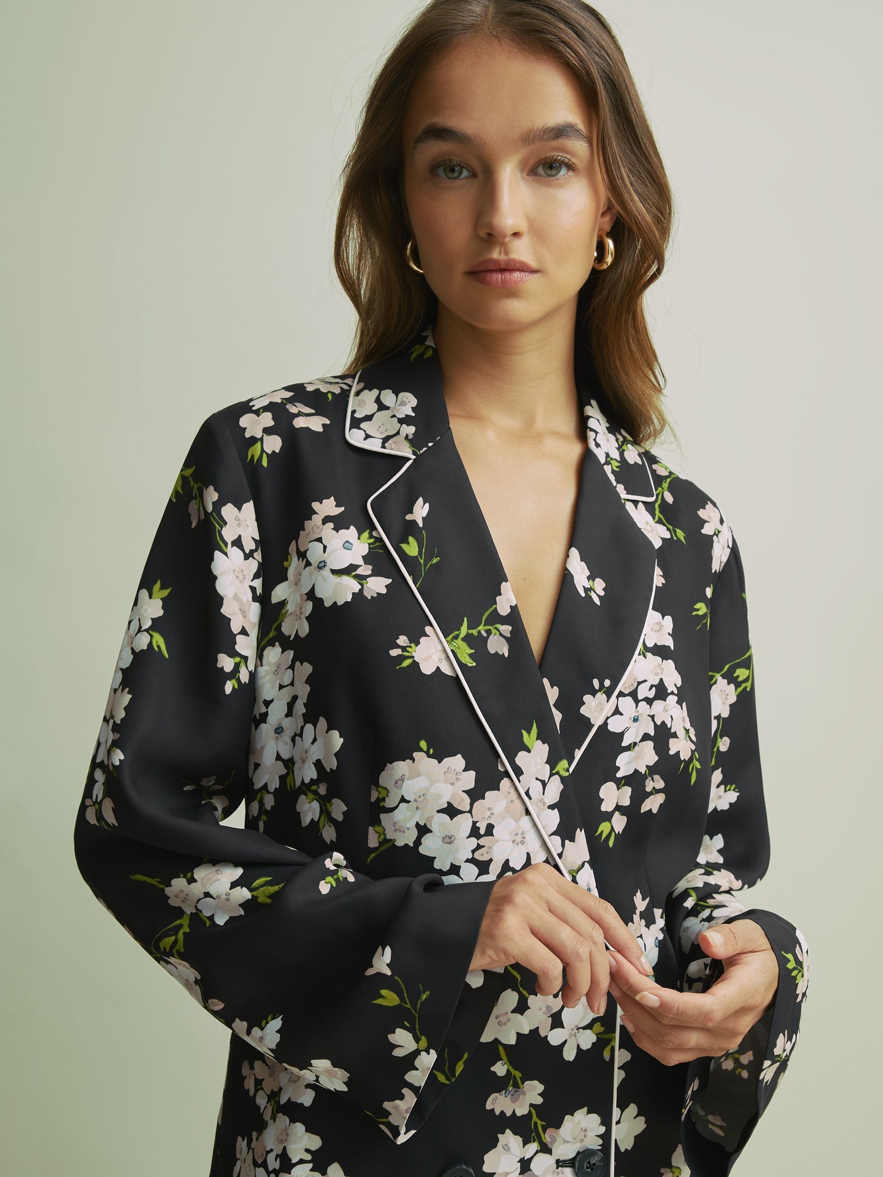 Florere Relaxed Double Breasted Black Blazer in Black