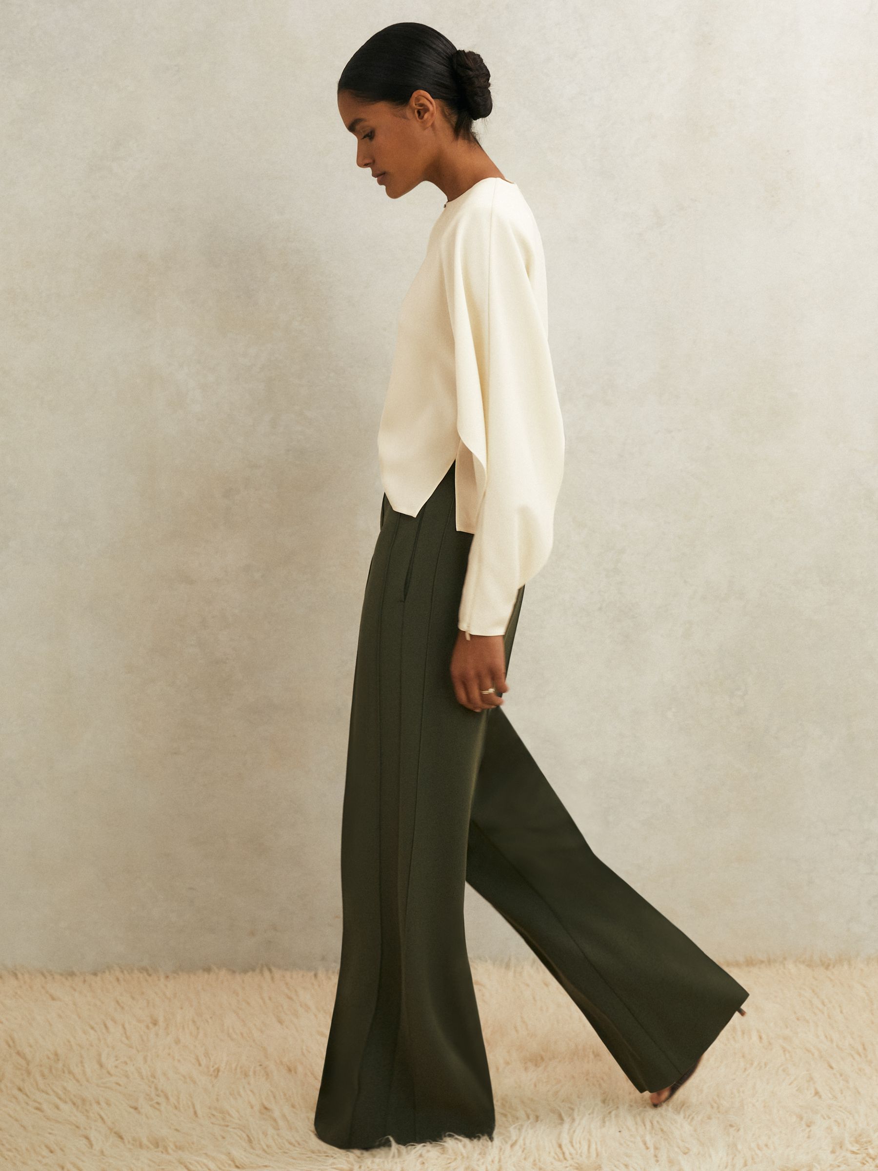 Atelier Crepe Turn-Lock Top in Cream