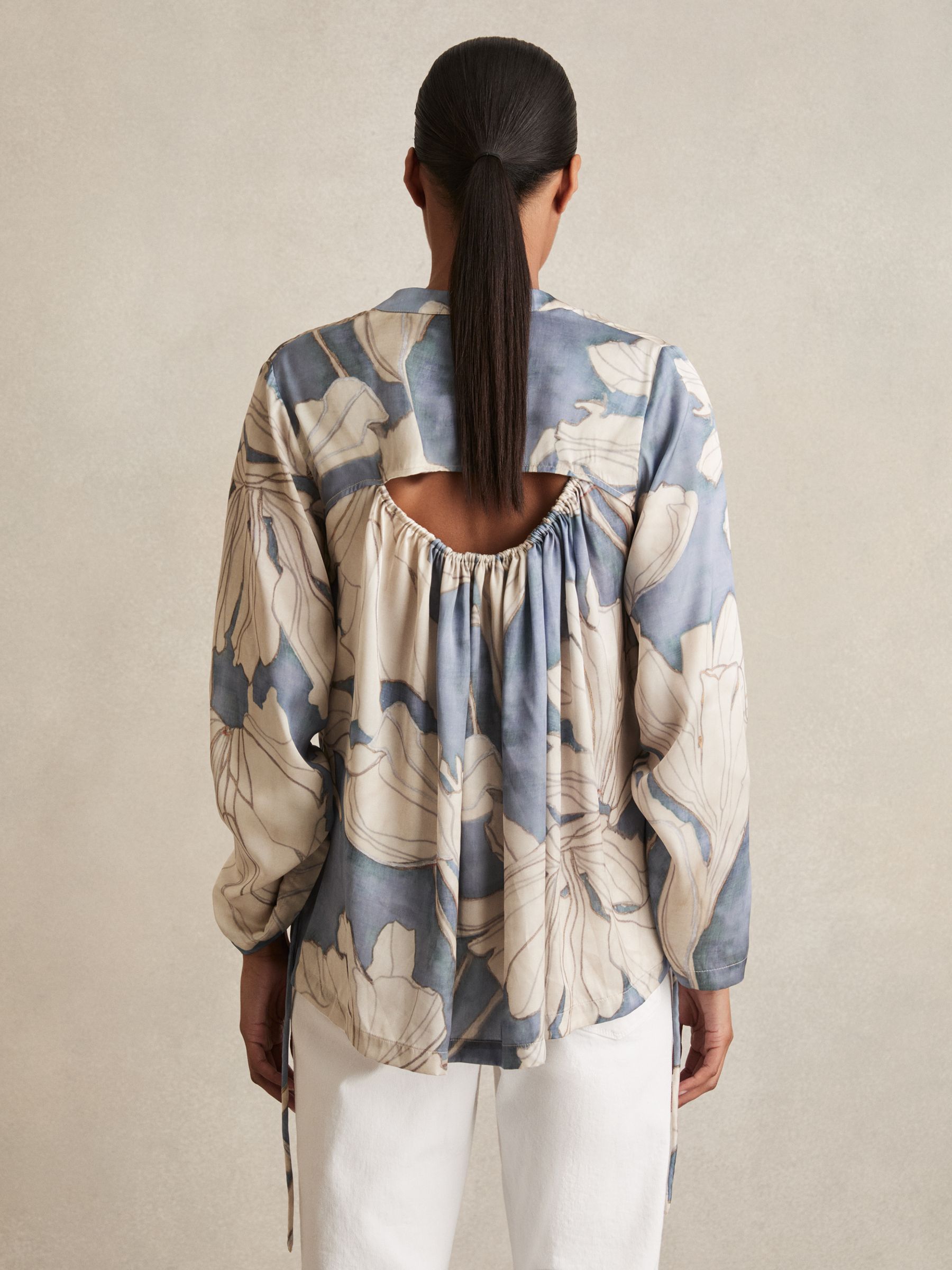 Floral Print Gathered Cut Out Shirt in Blue