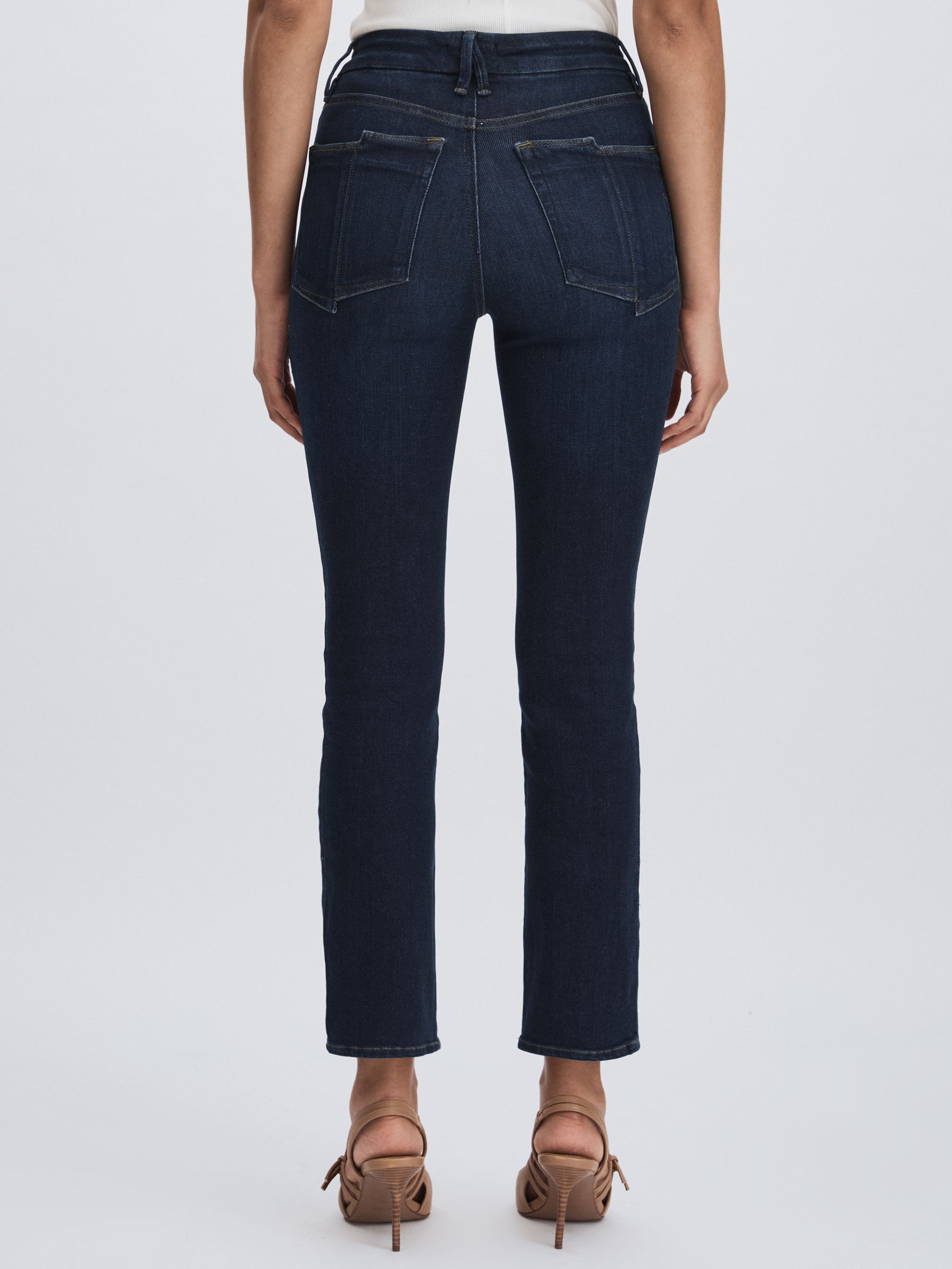 Good American Straight-Leg Jeans in Indigo