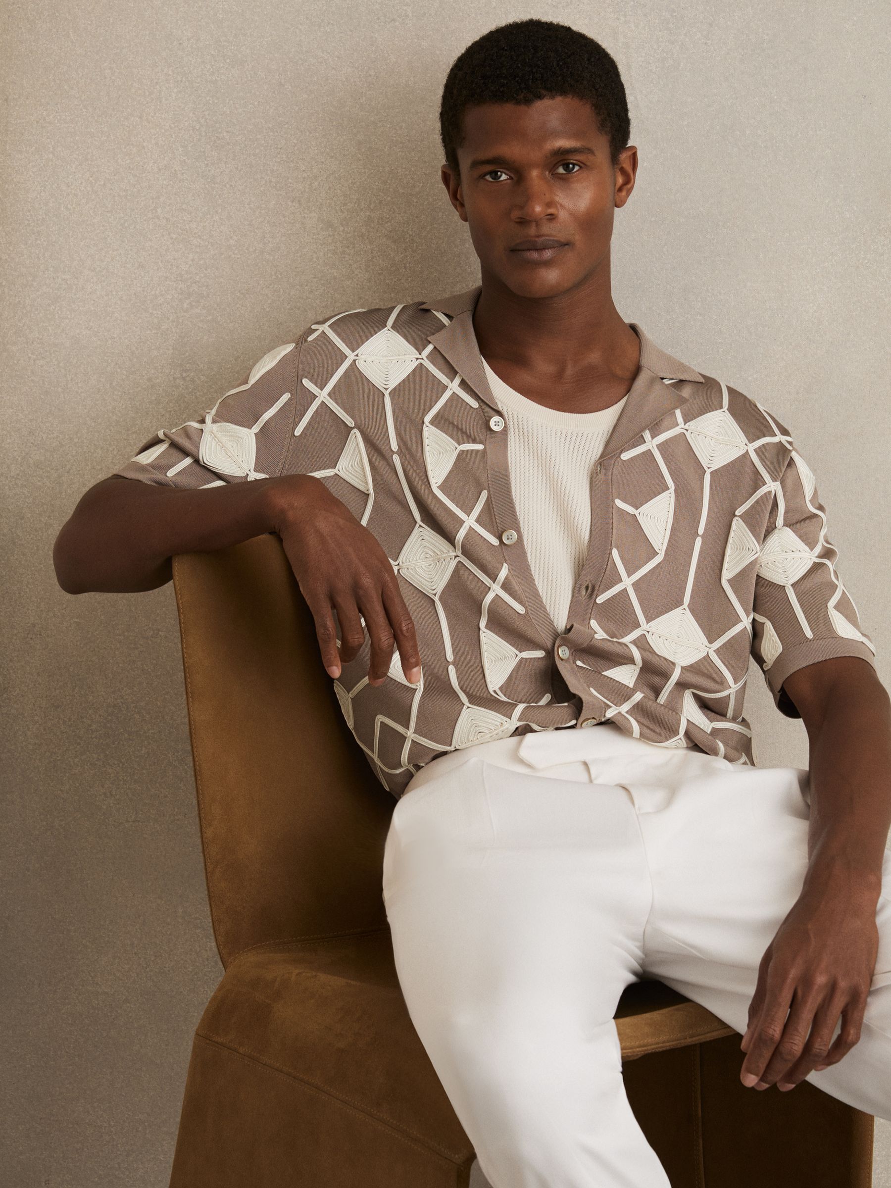 Geometric Embroidery Knit Shirt in Taupe Brown