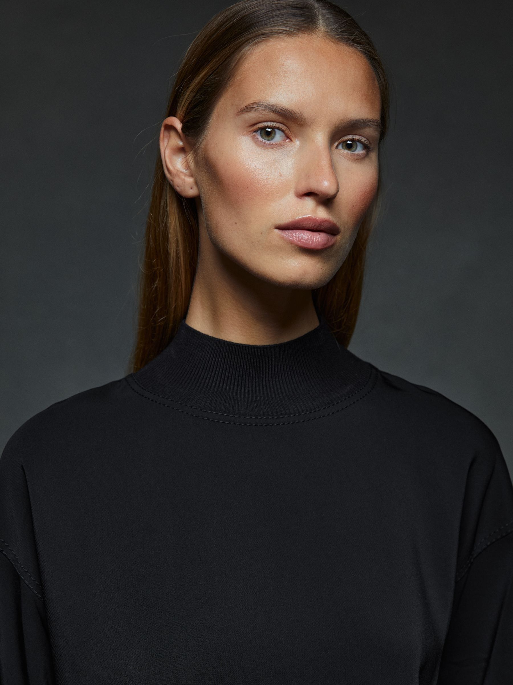 Oversized Rib-Neck T-Shirt in Black