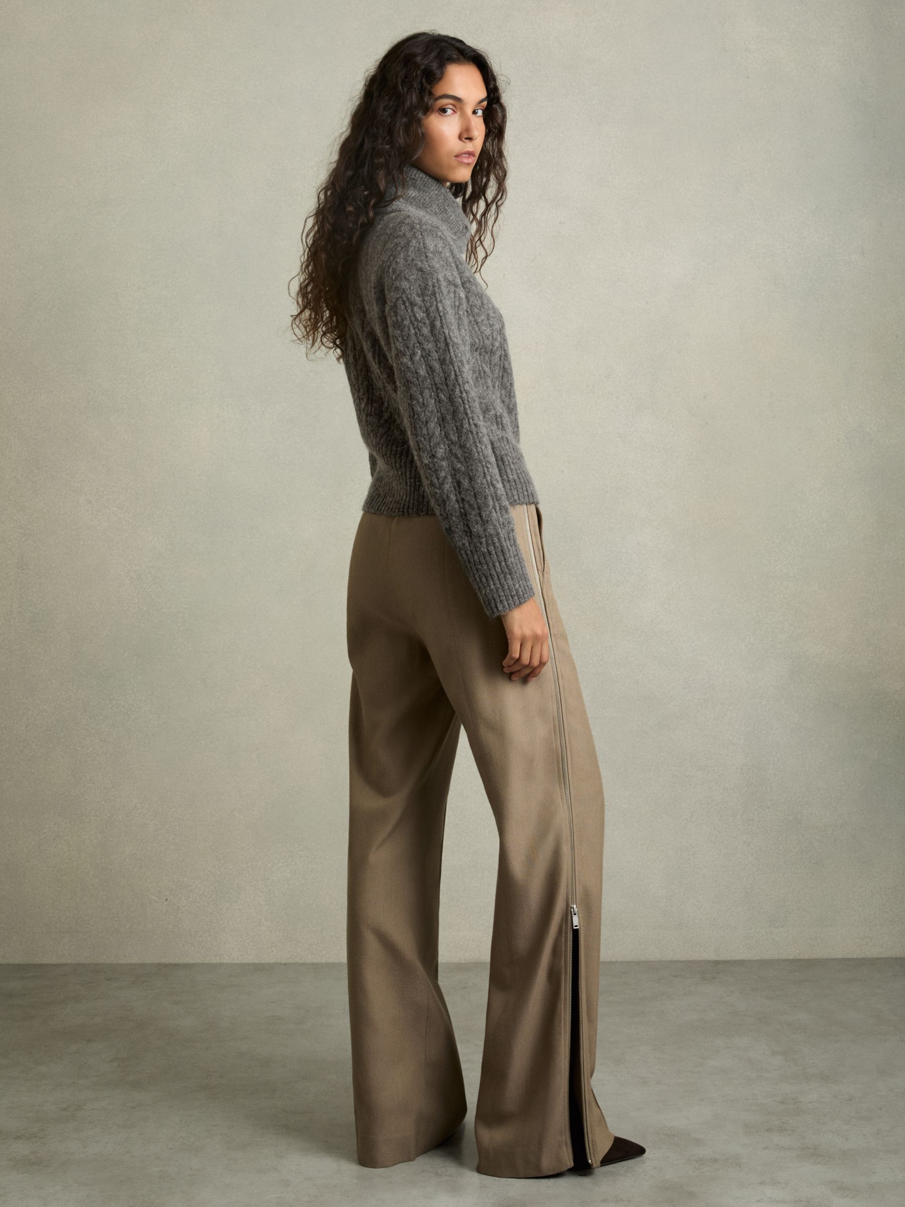 Cropped Cable-Knit Jumper With Mohair in Charcoal