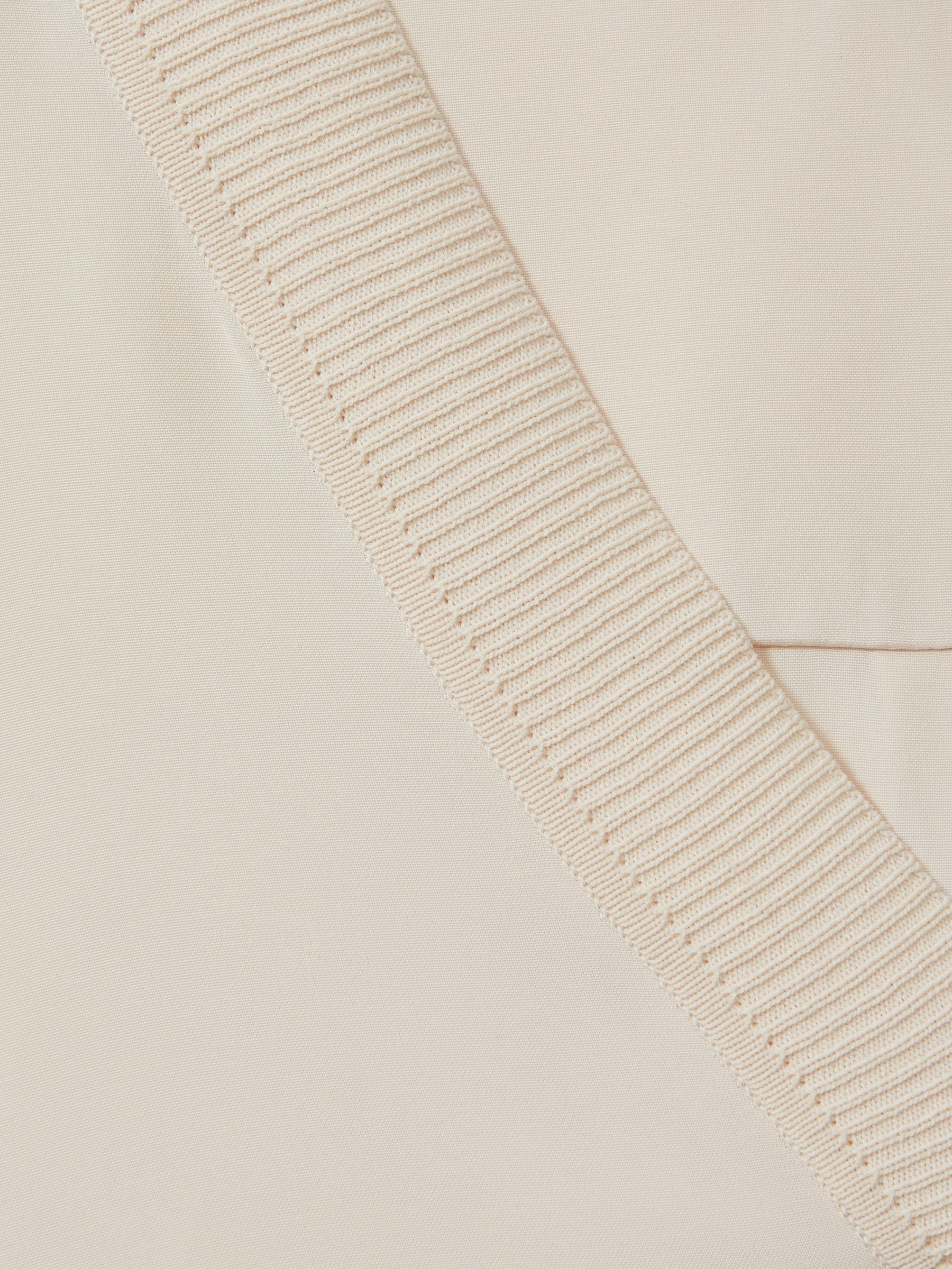 Relaxed High-Low V-Neck Top in Pale Pink