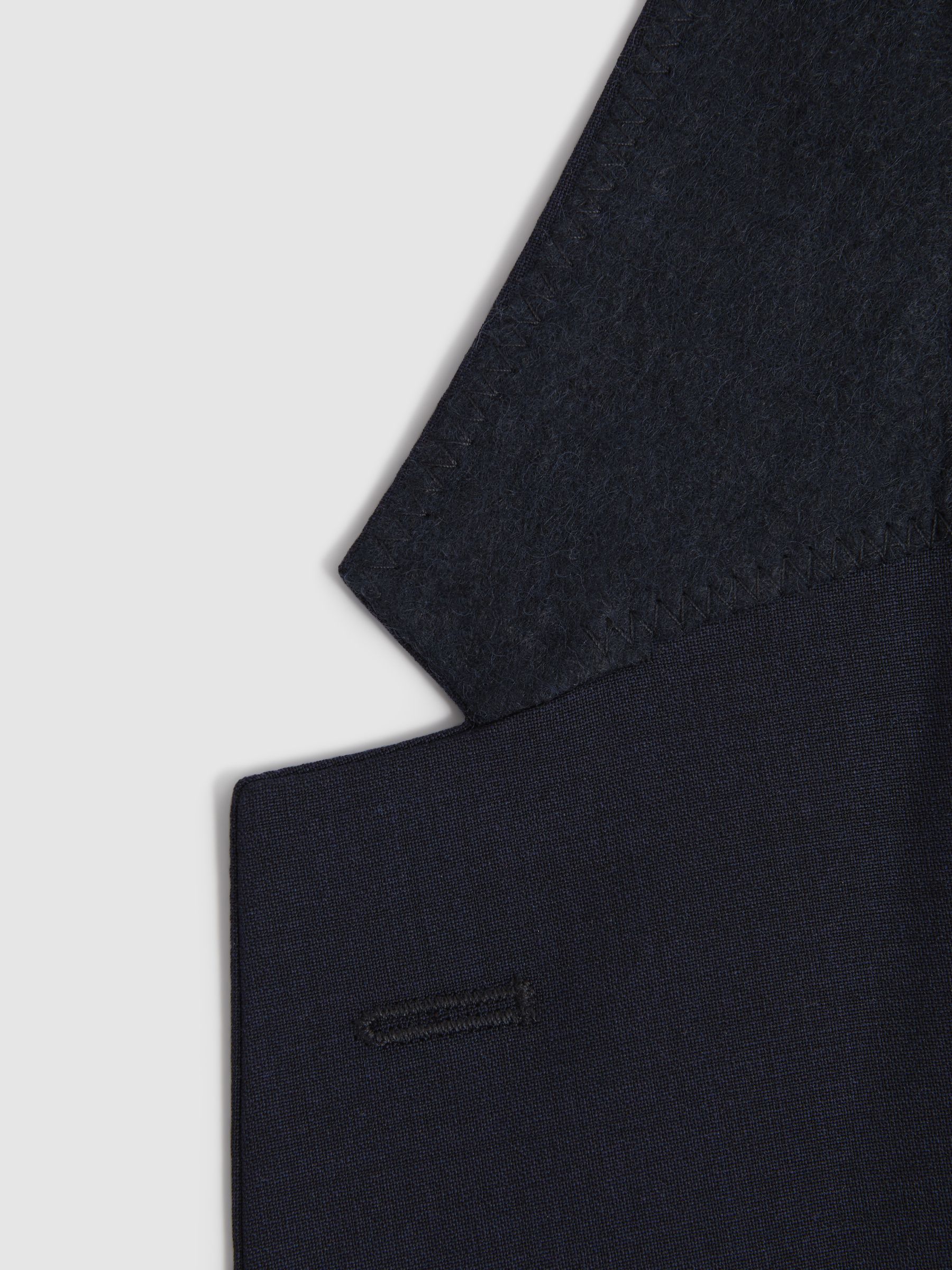 Modern Fit Travel Blazer in Navy