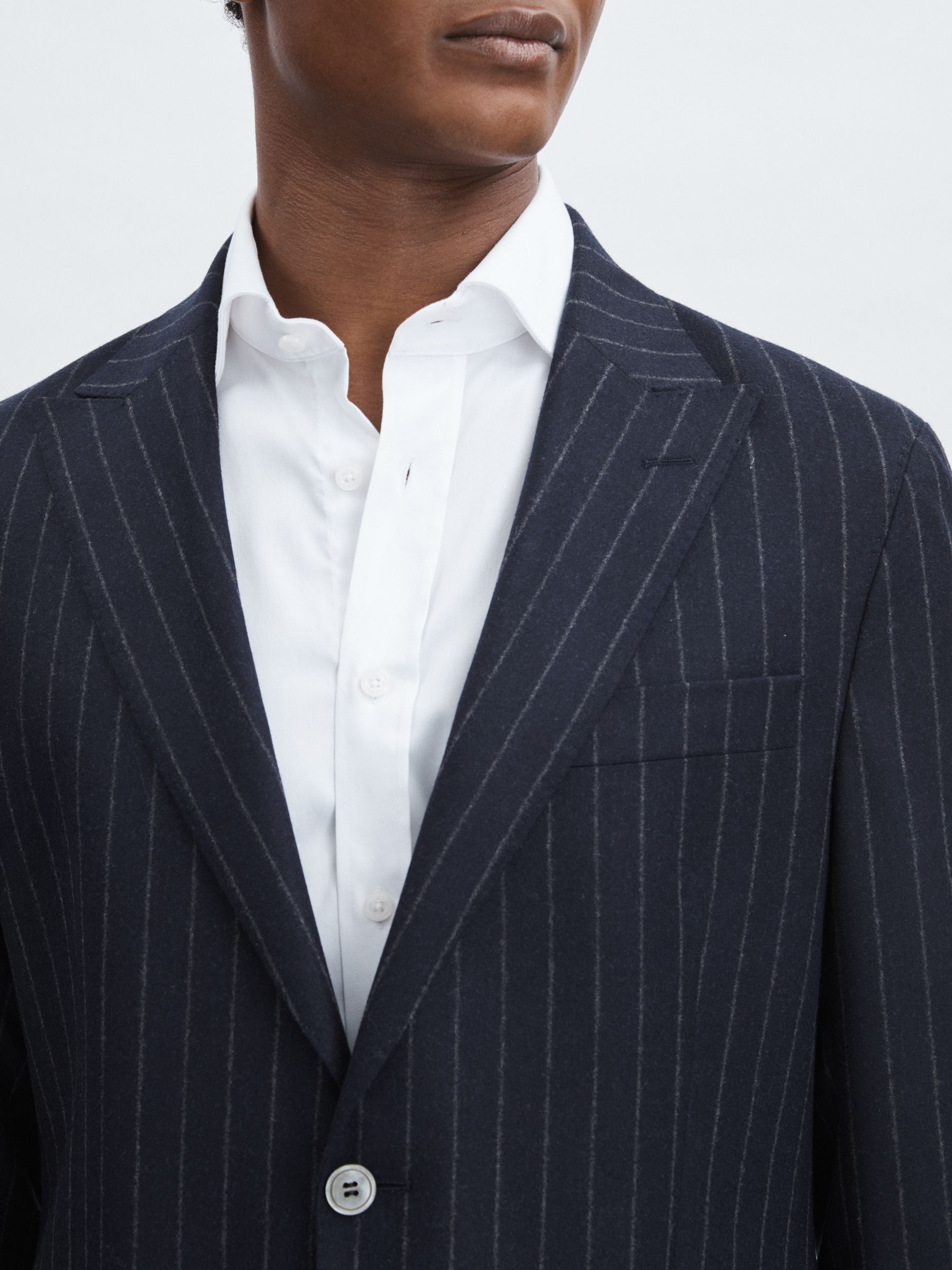 Oscar Jacobson Wool Single-Breasted Pinstripe Blazer in Navy