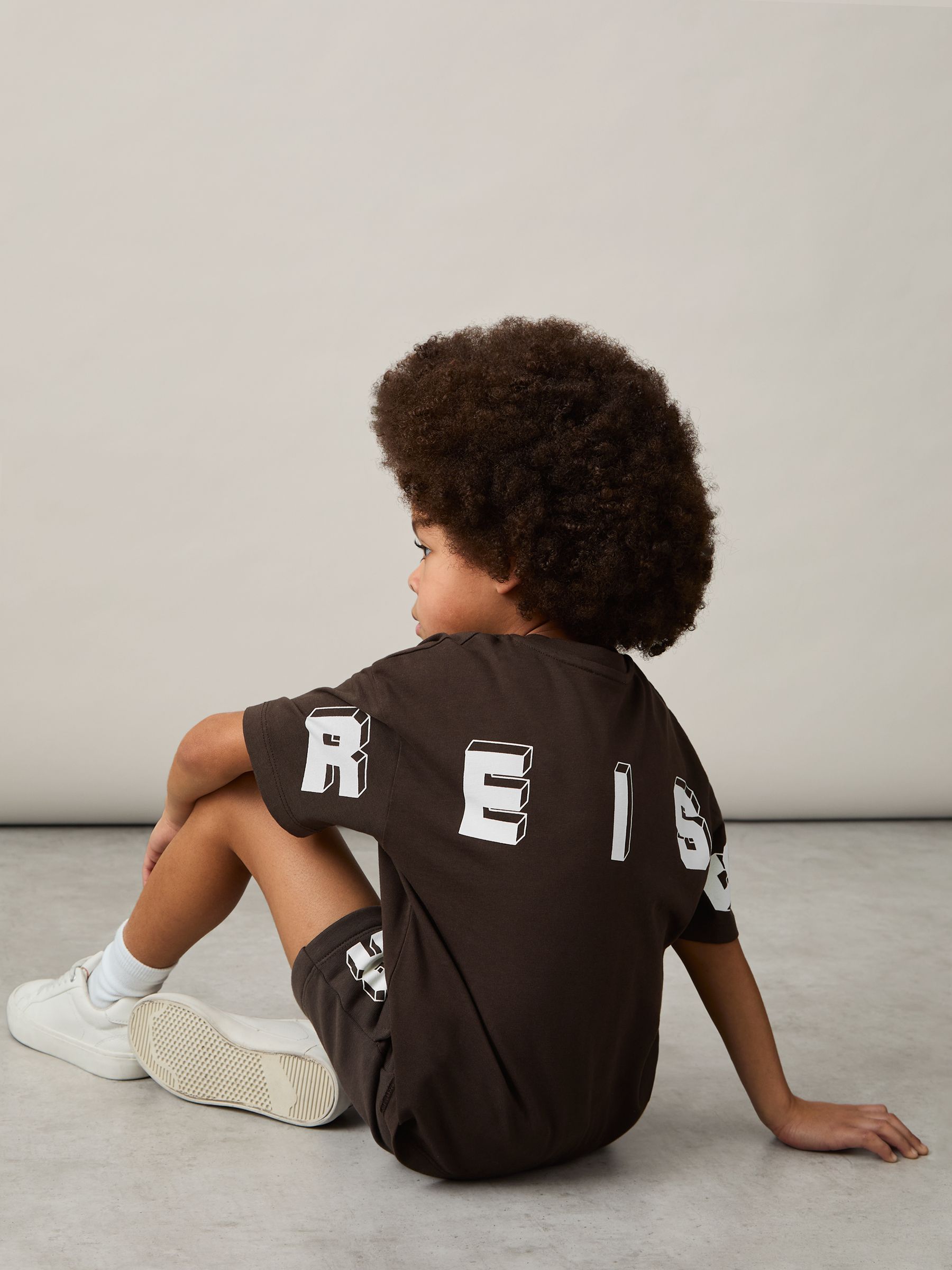 13-14 yrs Cotton Block-Logo Oversized T-Shirt in Chocolate Brown / Off White