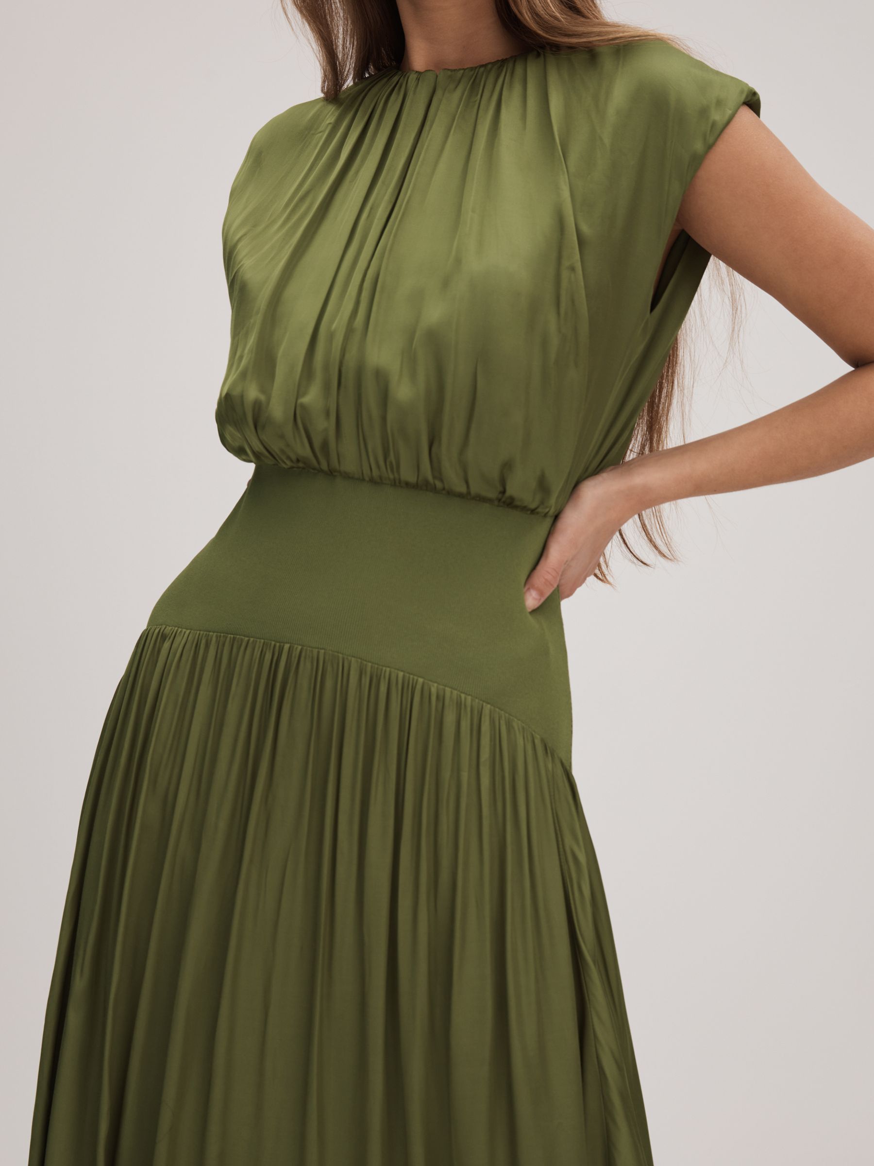 Florere Dropped Waist Midi Dress in Khaki